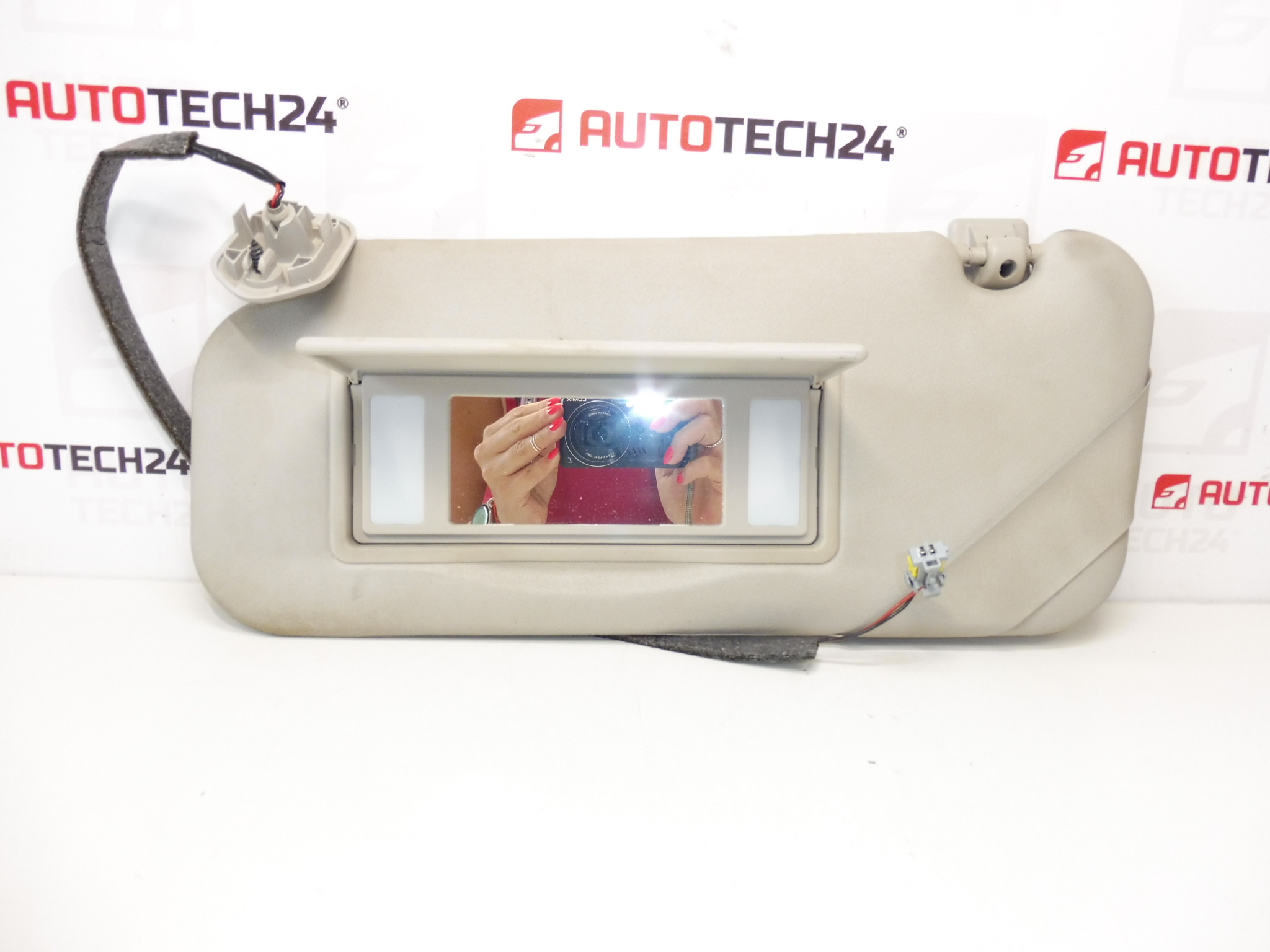 Osłona przeciwsłoneczna lewa Citroën Peugeot 8143HS