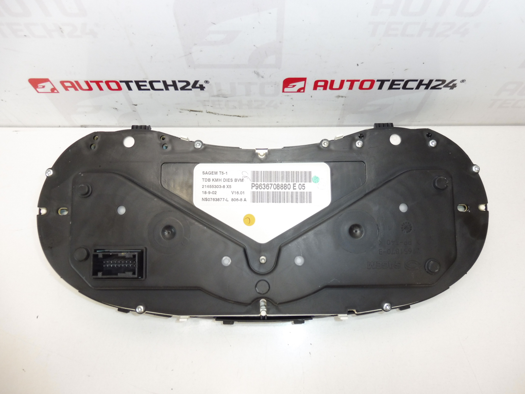 Prędkościomierz Peugeot 307 przebieg 330000 km 9636708880 6104R2