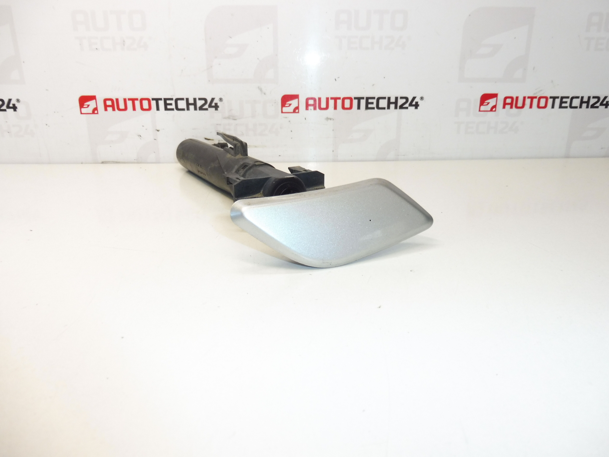 Dysza spryskiwacza reflektora prawa Peugeot 307 II 6438P1 6438S5 6438T0