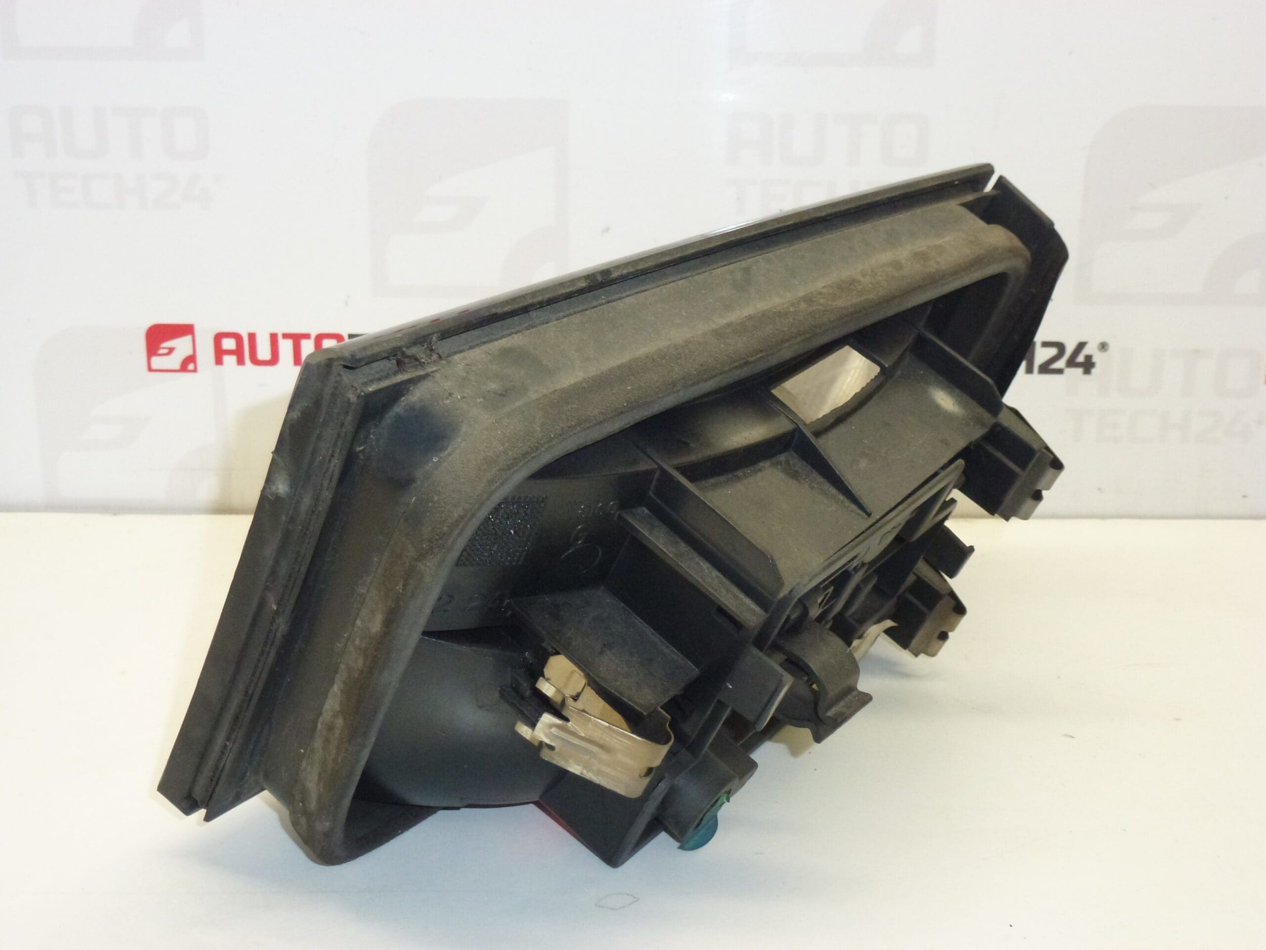 Klapa lampy tylnej lewa Citroën Xantia 6350J9
