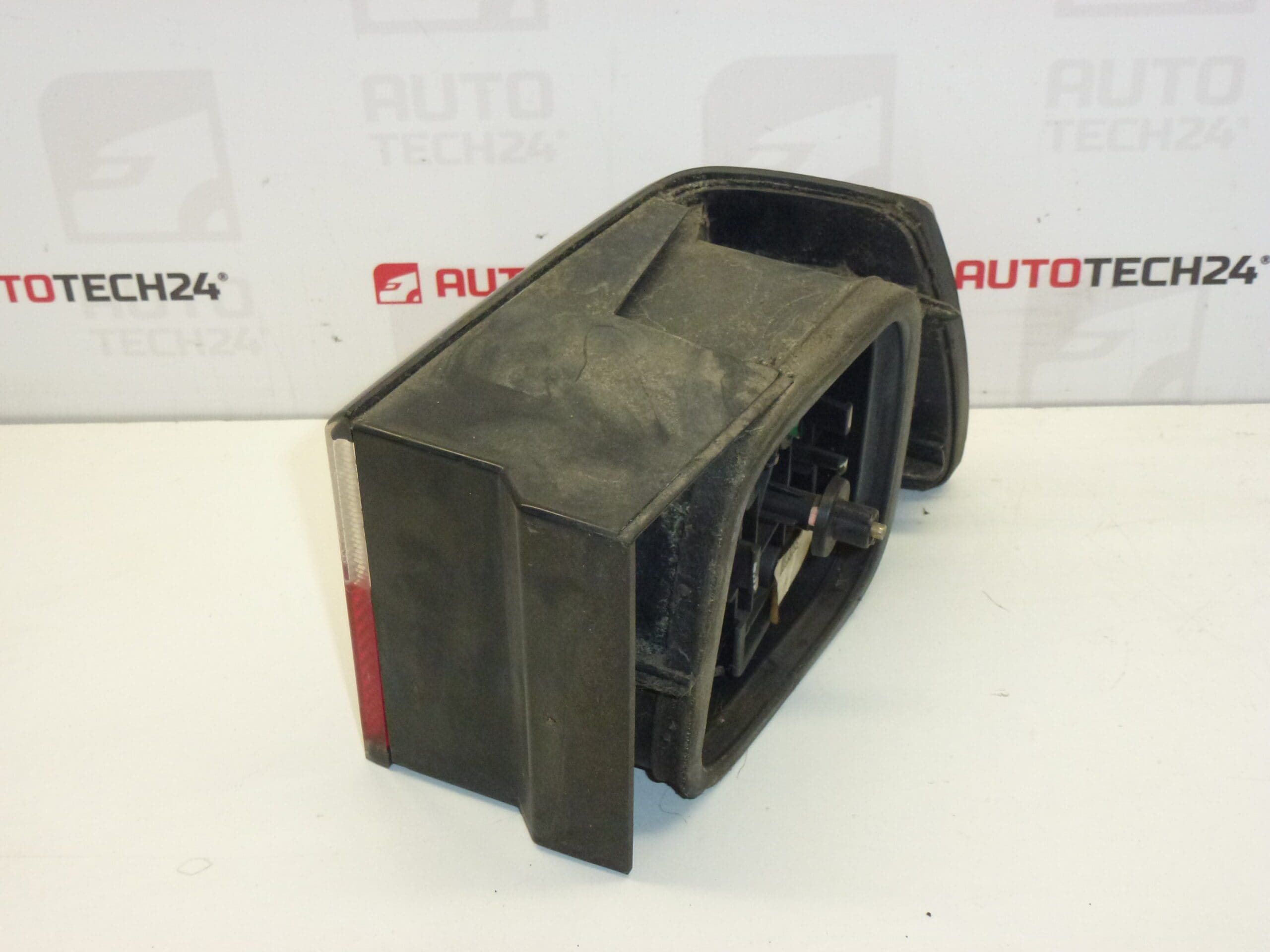 Lampa błotnika tylnego lewa Citroën Xantia 6350K0