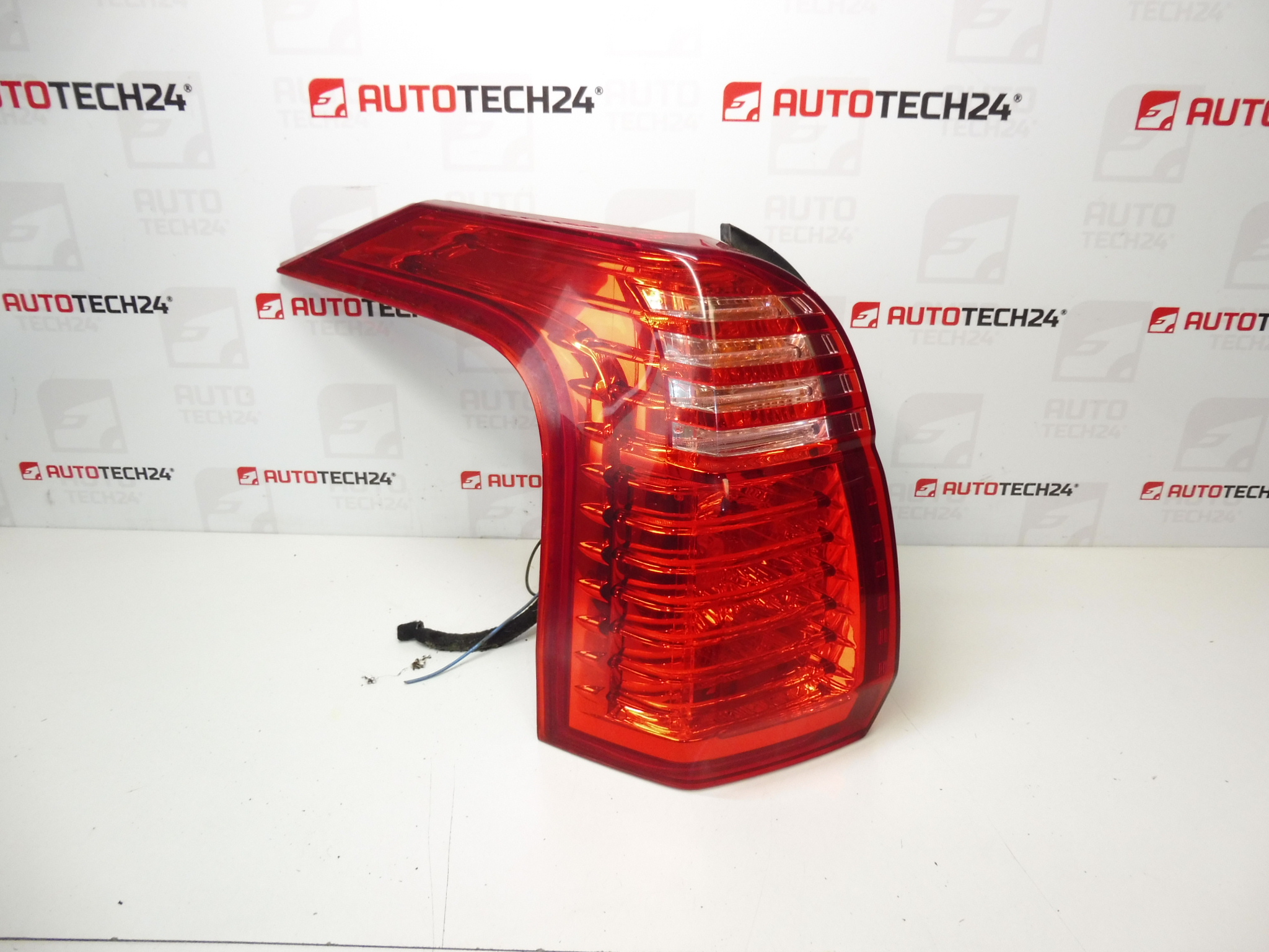 Lampa tylna lewa Peugeot 5008 I 9672666580 6350KH 6350HX