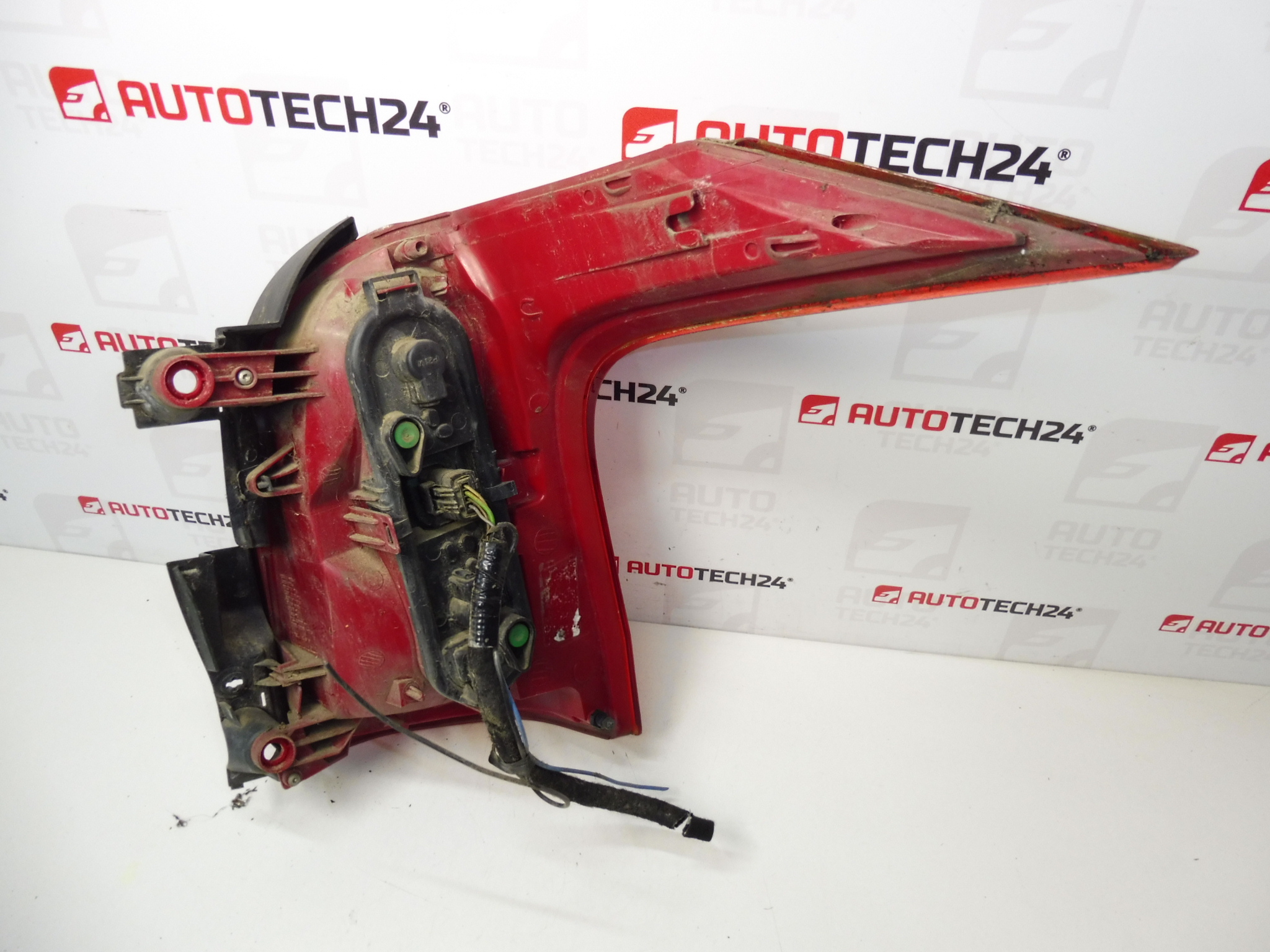 Lampa tylna lewa Peugeot 5008 I 9672666580 6350KH 6350HX