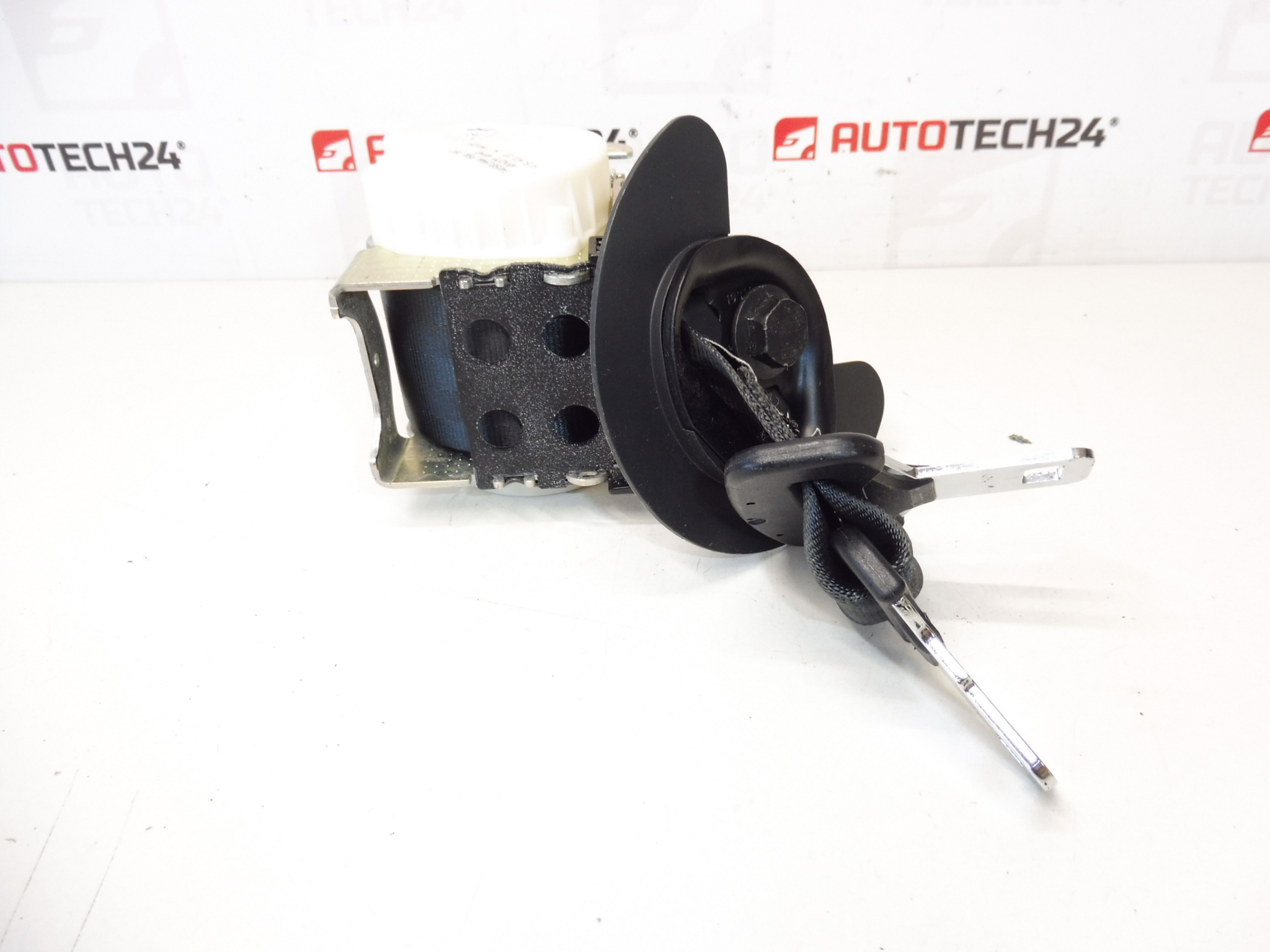 Pas bezpieczeństwa tylny środkowy Peugeot 5008 34058194A 8975SK