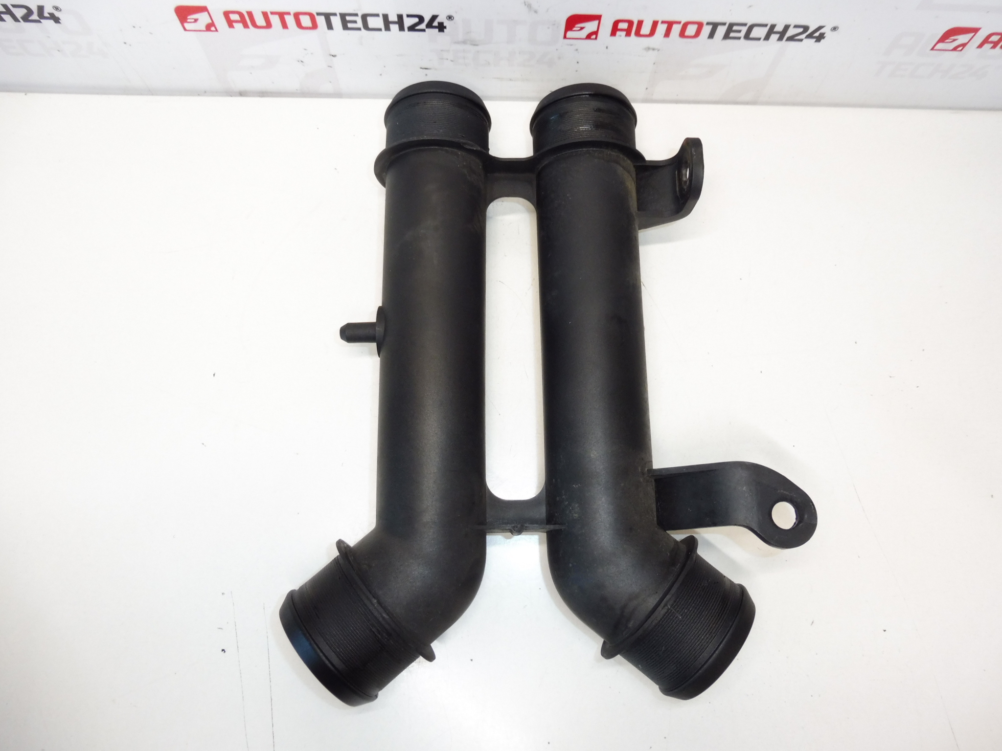 Przyłącze powietrza 1.6 HDI Citroën Peugeot 0382EE