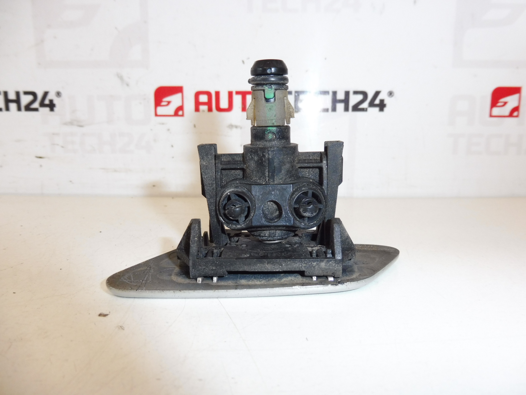 Dysza spryskiwacza z osłoną światła prawa EZRC Citroën C8 6438K3 6438K7