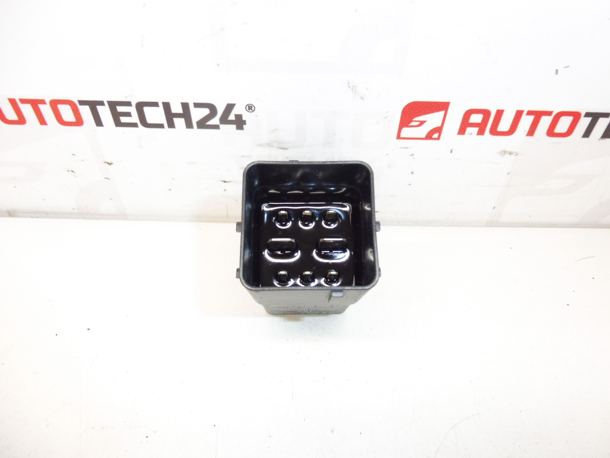 Przekaźnik żarowy MAGMA Citroën Peugeot 9803299780