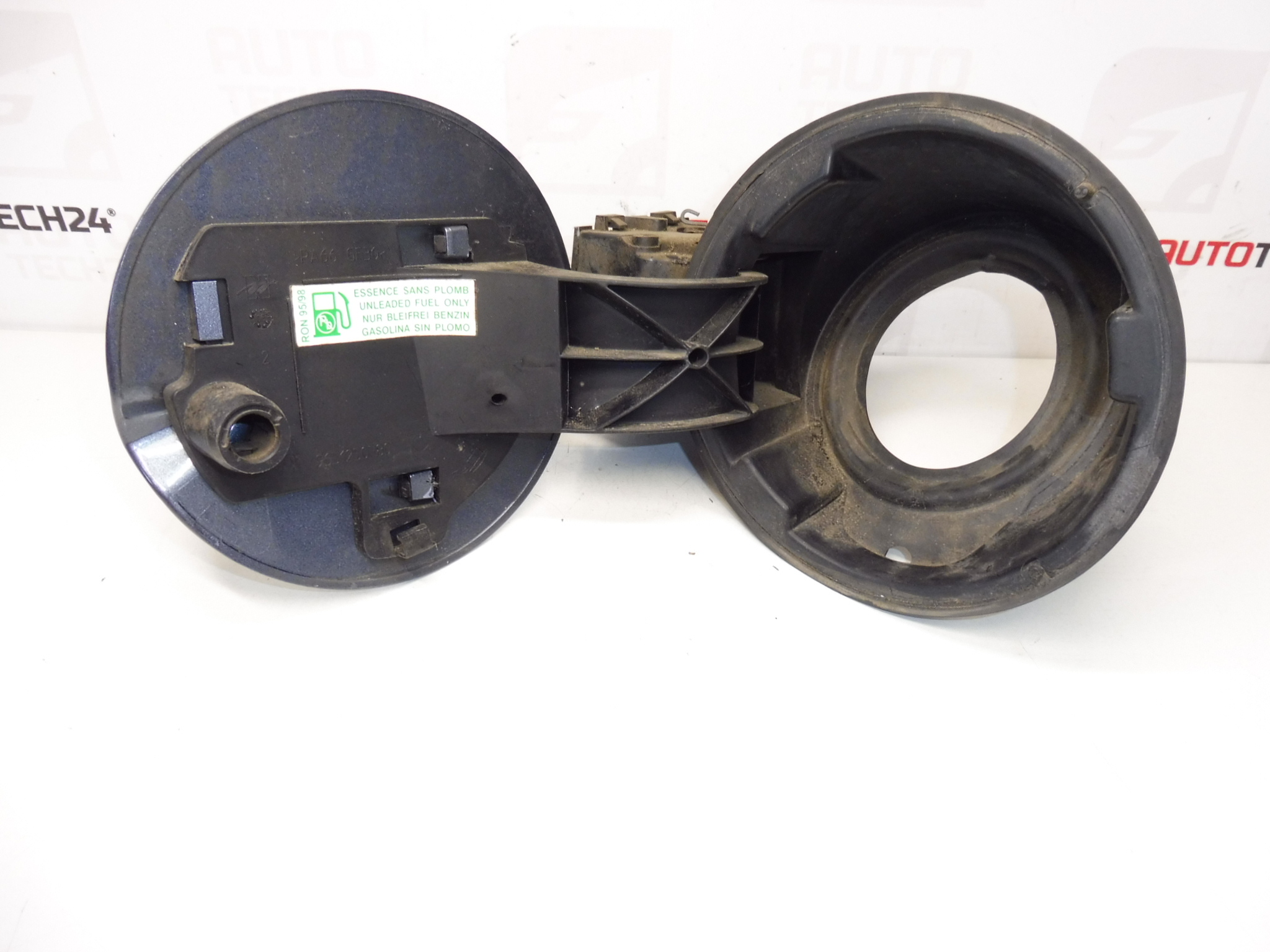 Korek zbiornika Peugeot 1007 9645935580 1517C3 151882