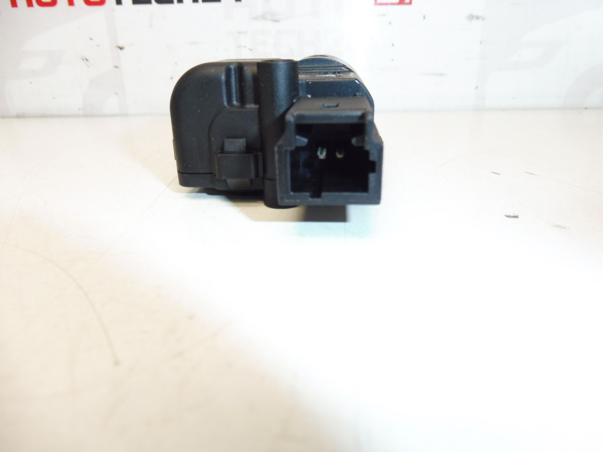 Zamek drzwi Peugeot 1007 9649879580 661536