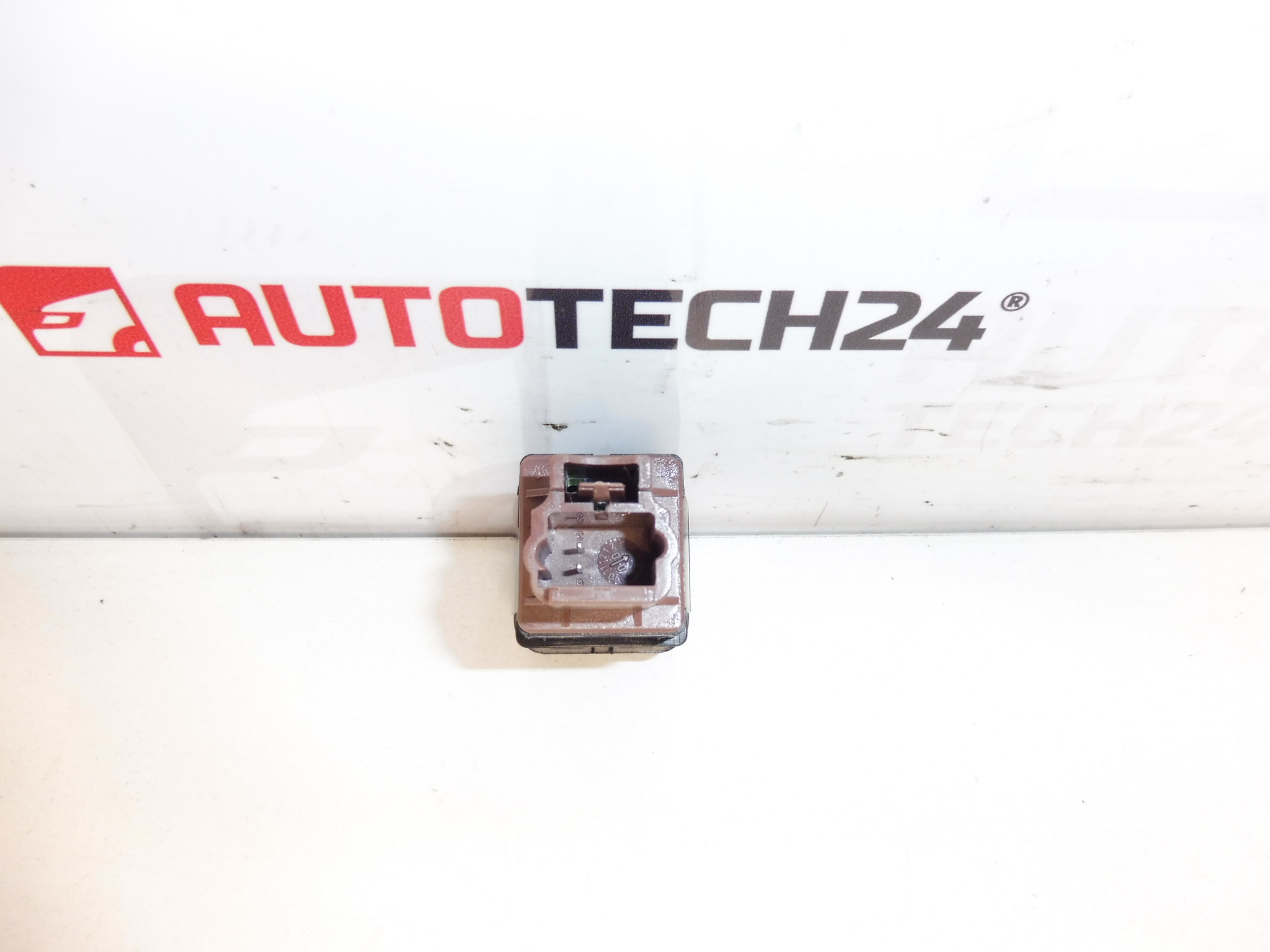 Przełącznik poduszki powietrznej pasażera Citroën Peugeot 96373215ZL 8216E6