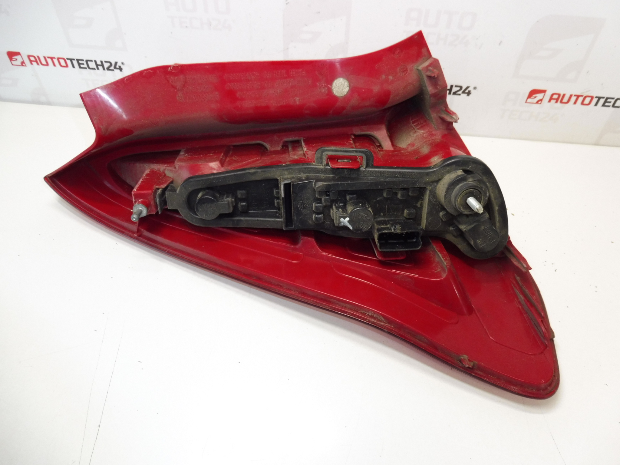 Lampa prawa tylna Citroën C4 3dv 9646801677 6351T6
