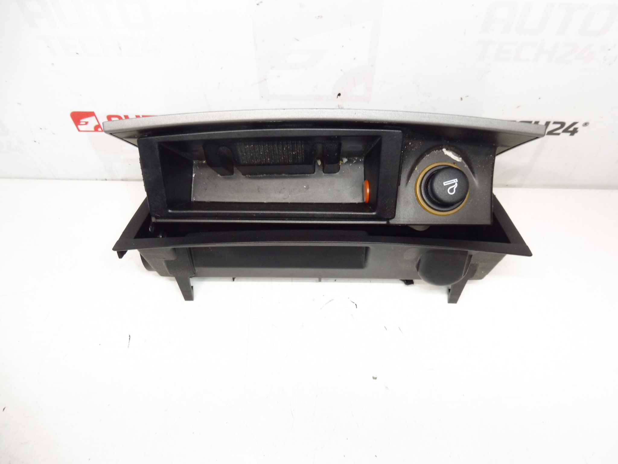 Popielniczka z zapalniczką Peugeot 407 9644562177 8211JH