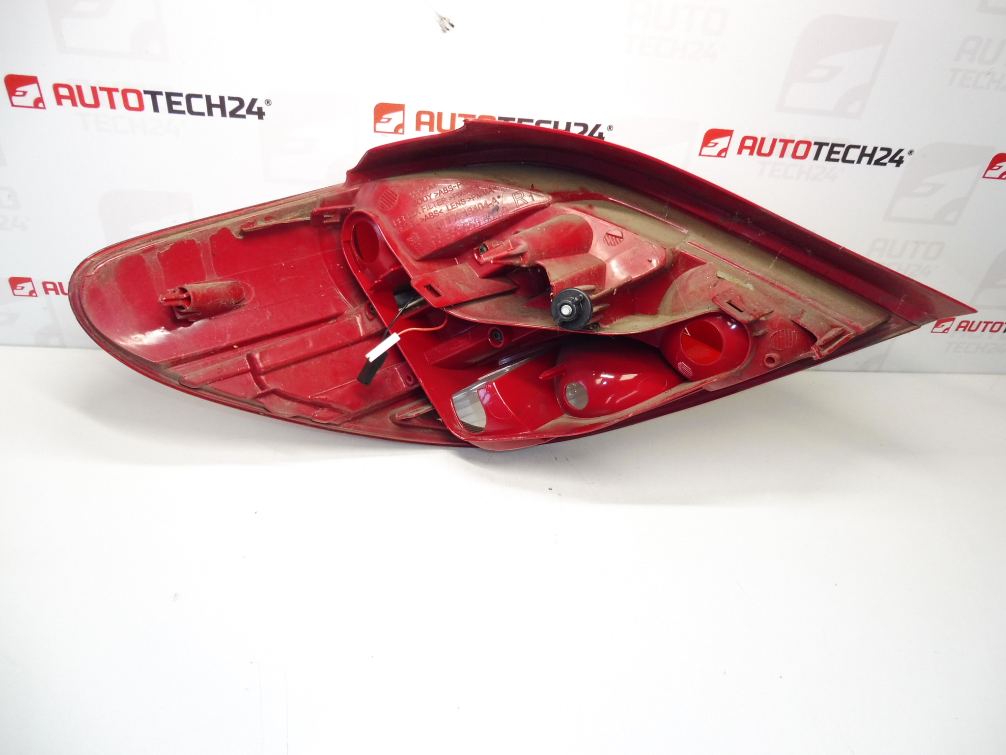 Lampa tylna prawa Peugeot 207 9686565980 6351HQ