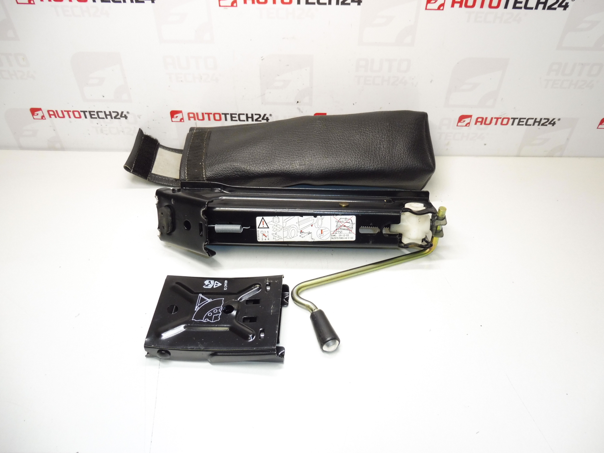 Klucz narzędziowy, ucho holownicze Peugeot 206 CC 670150 672585 671734