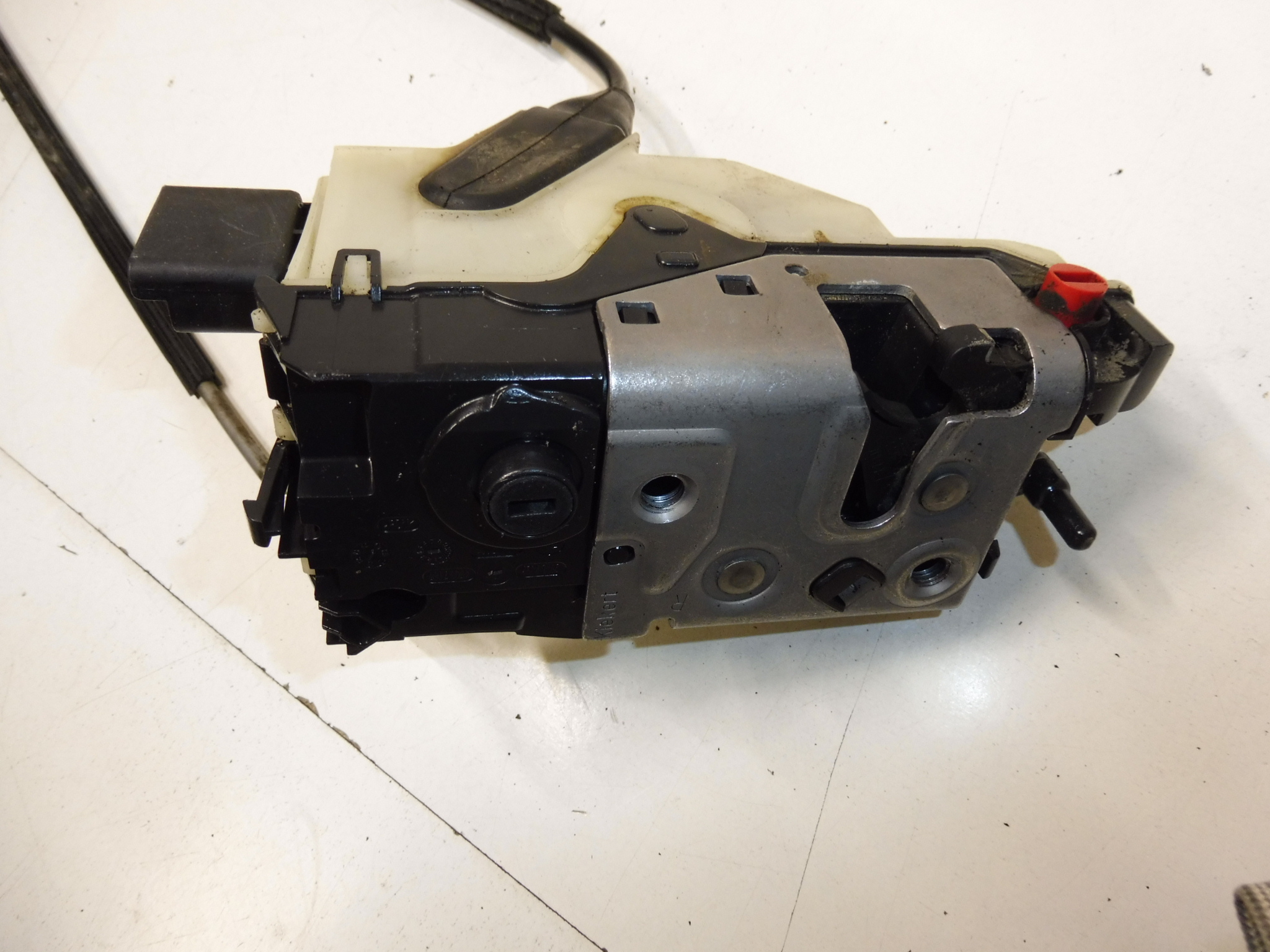 Zamek drzwi tylnych prawych Citroën C4 9685352080 9138AH