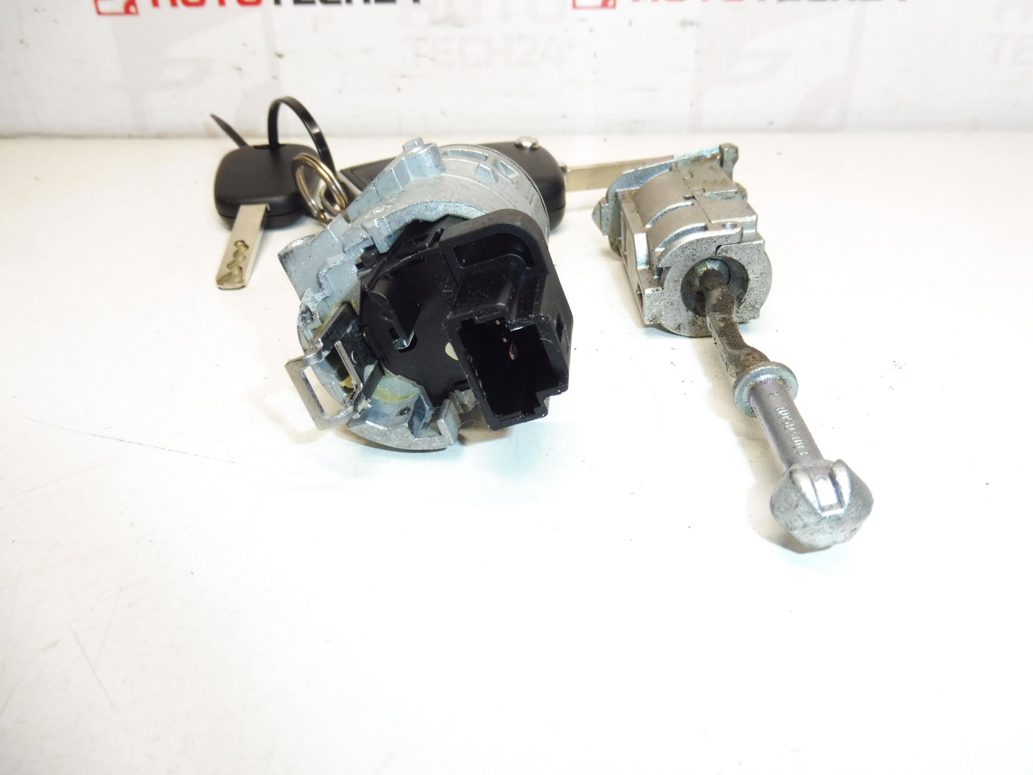 Komplet zamków i 2 klucze Citroën 9801984780 4162PT