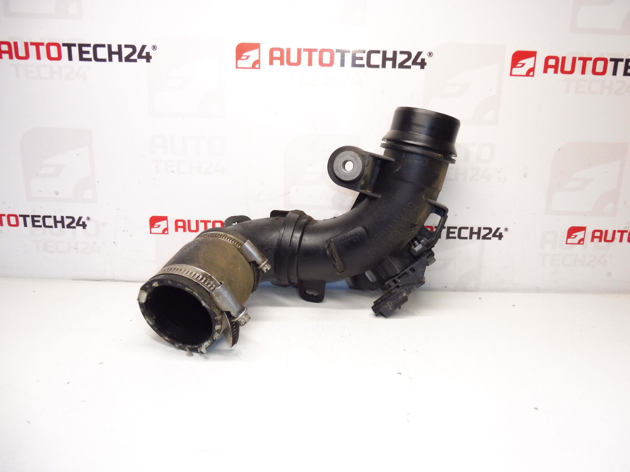 Wąż turbo 1.2 THP Citroën Peugeot 9677355980