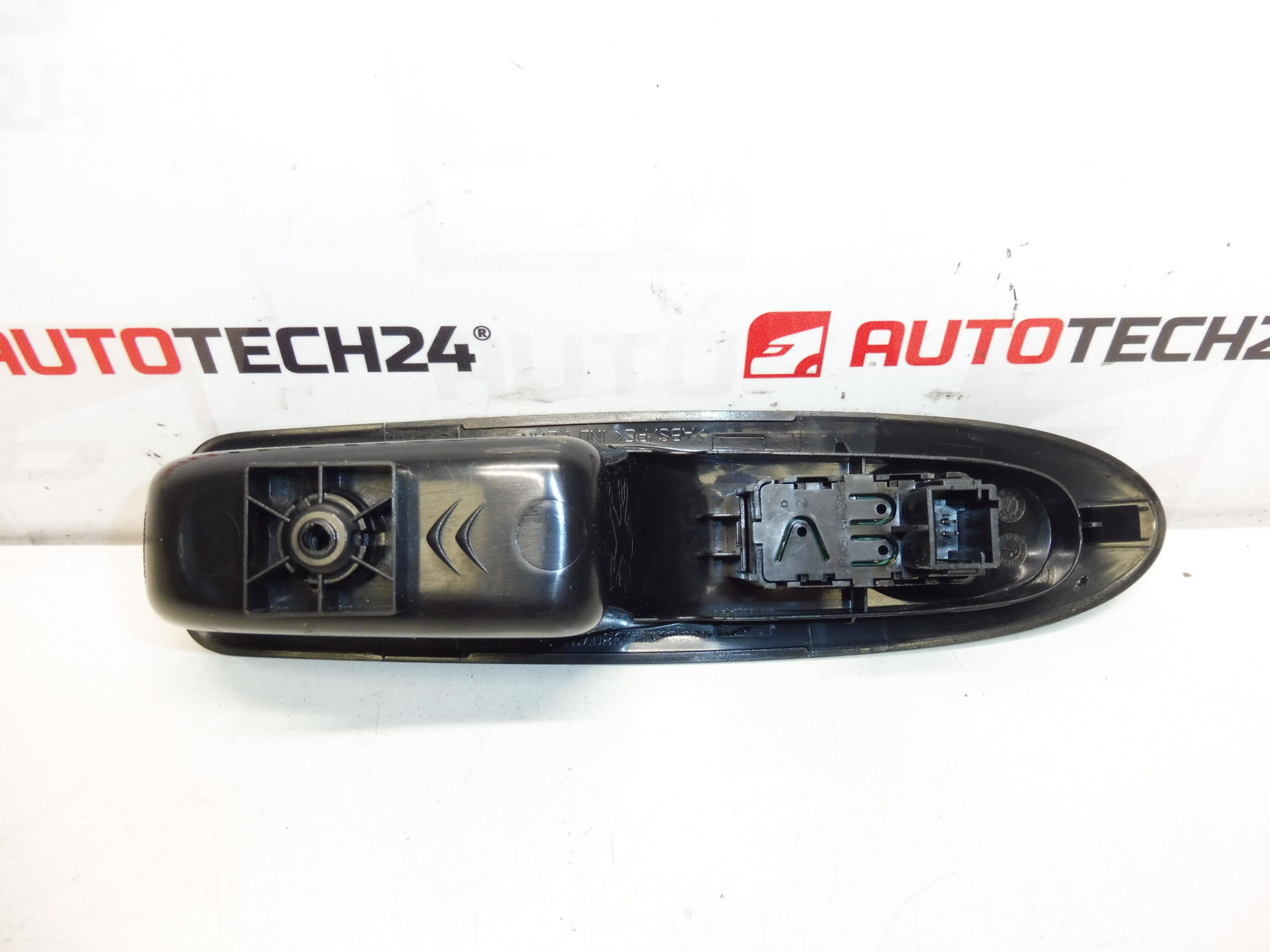 Sterowanie szybą Citroën C4 II DS4 96657926ZD 6490JZ