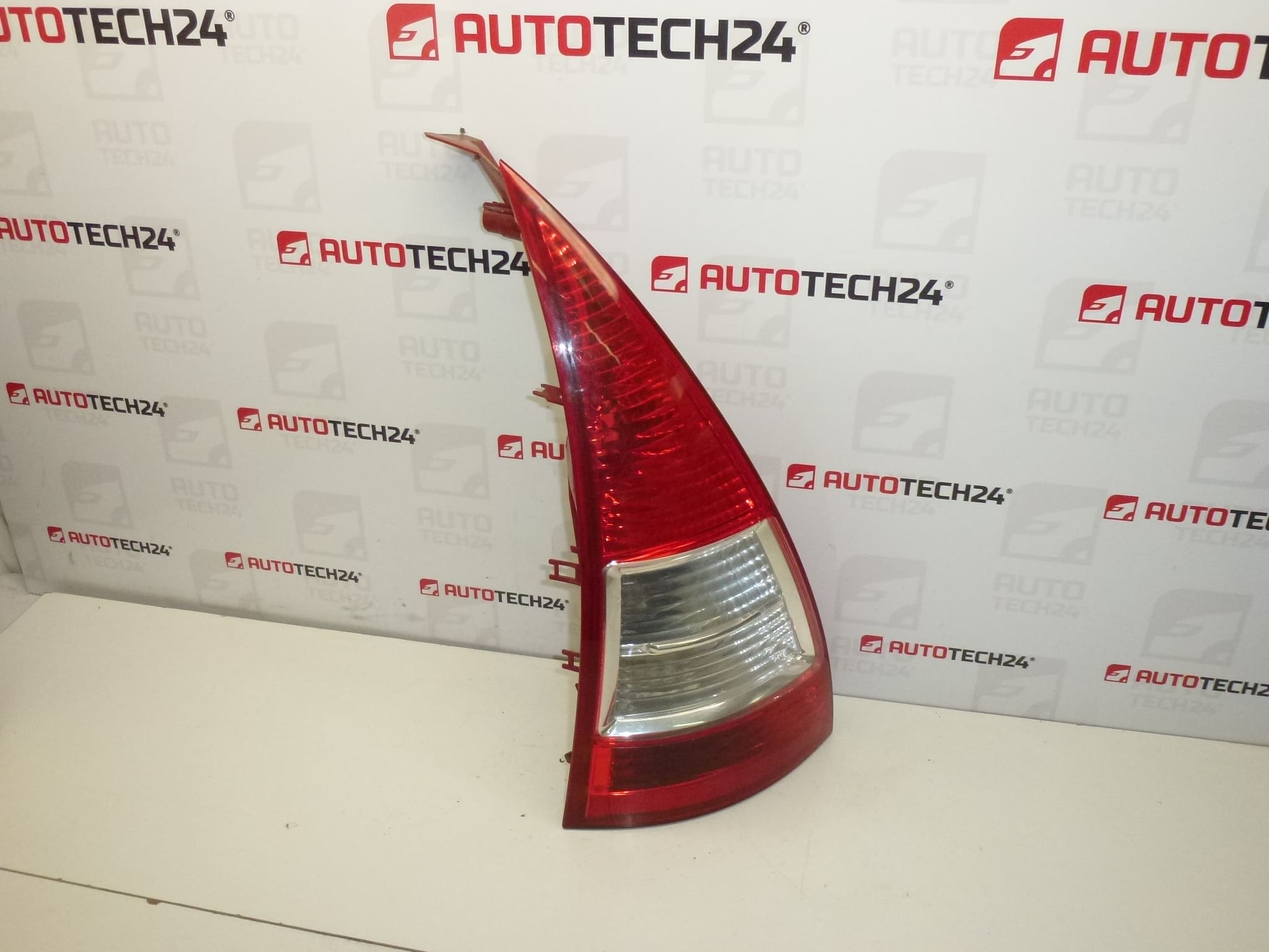 Lampa tylna lewa Citroën C3 od 2005 6350X5