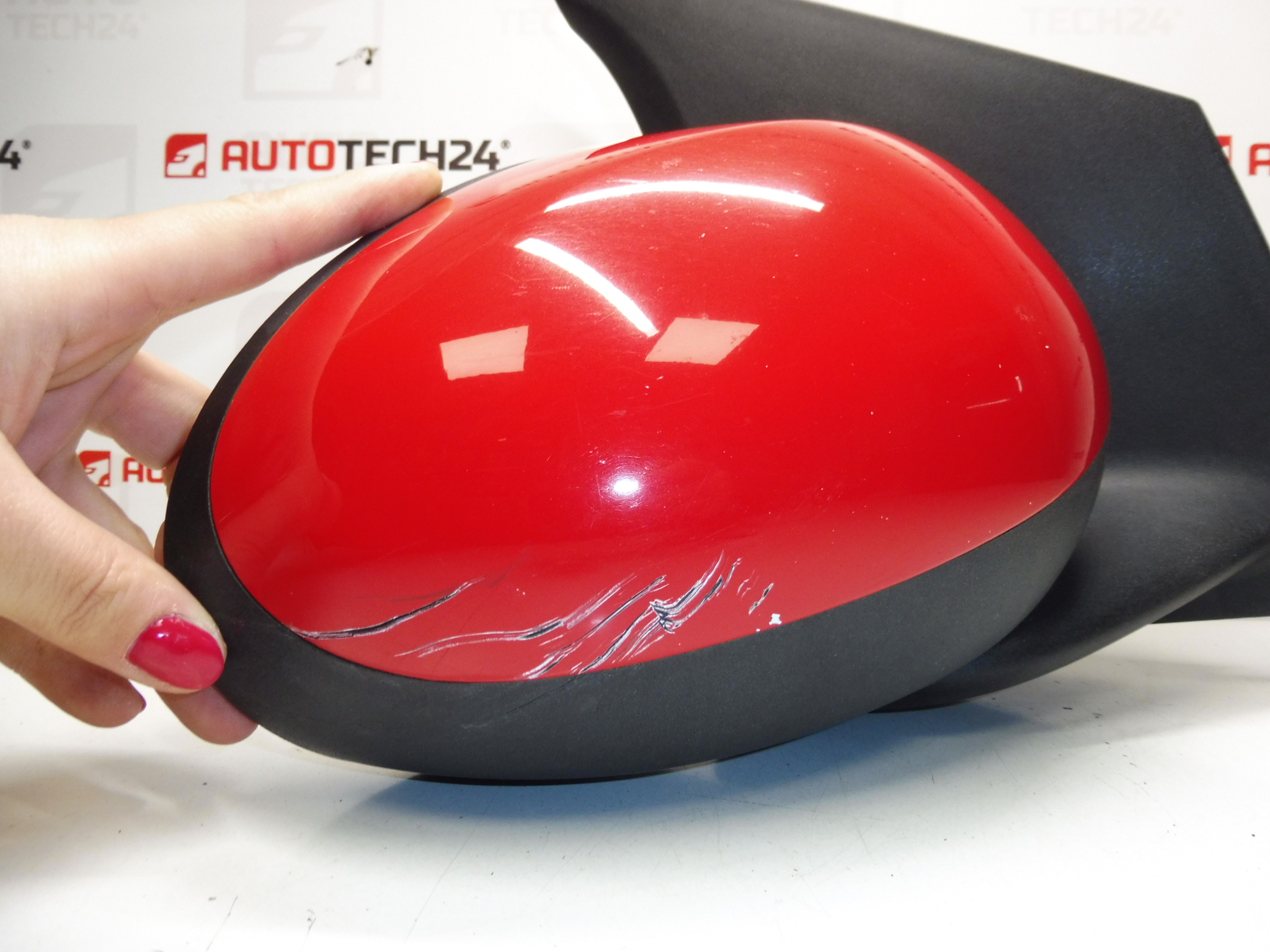 Lusterko prawe czerwone Citroën C1 Peugeot 107 87910-0H010 87910-0H011