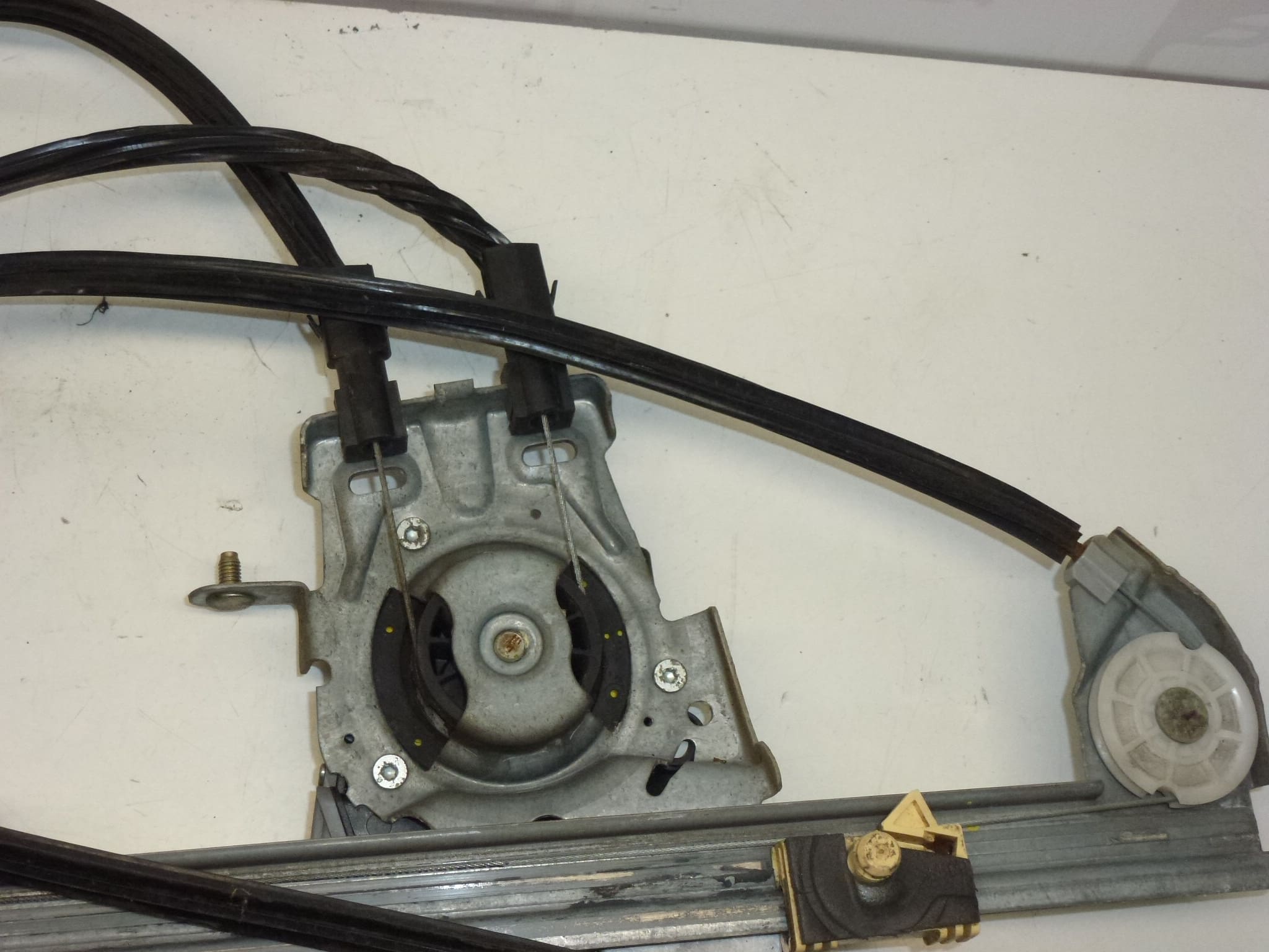 Mechanizm szyby przedniej lewej Citroën C3 PLURIEL 9643369480 9221P1