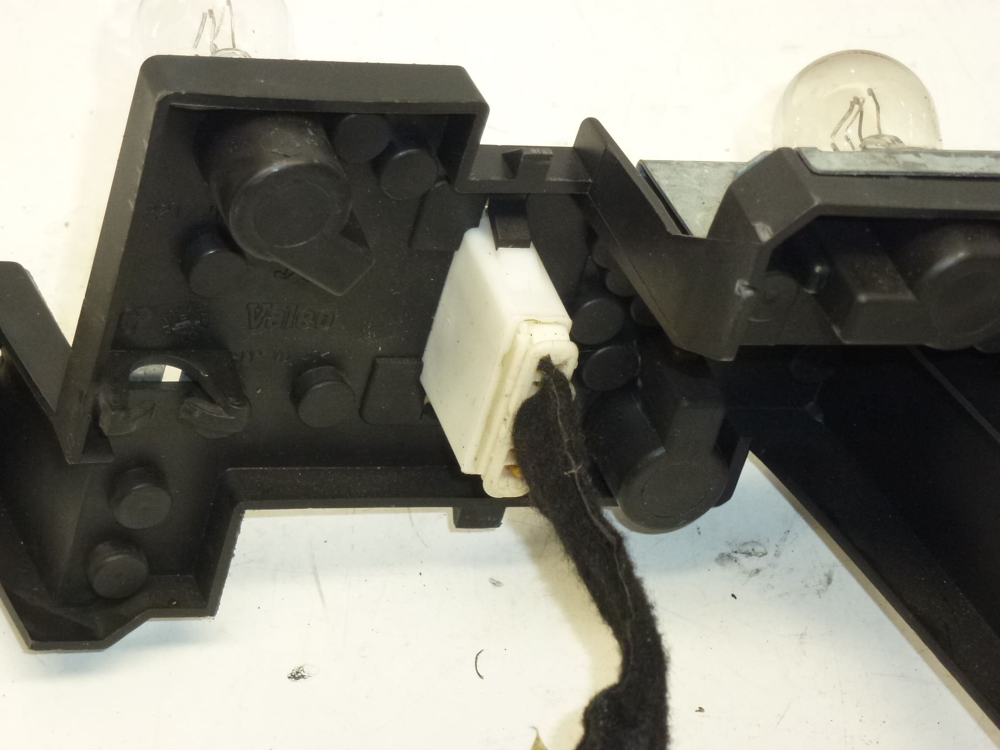 Gniazdo z okablowaniem lewa tylna lampa Peugeot 407 sedan 6350GE