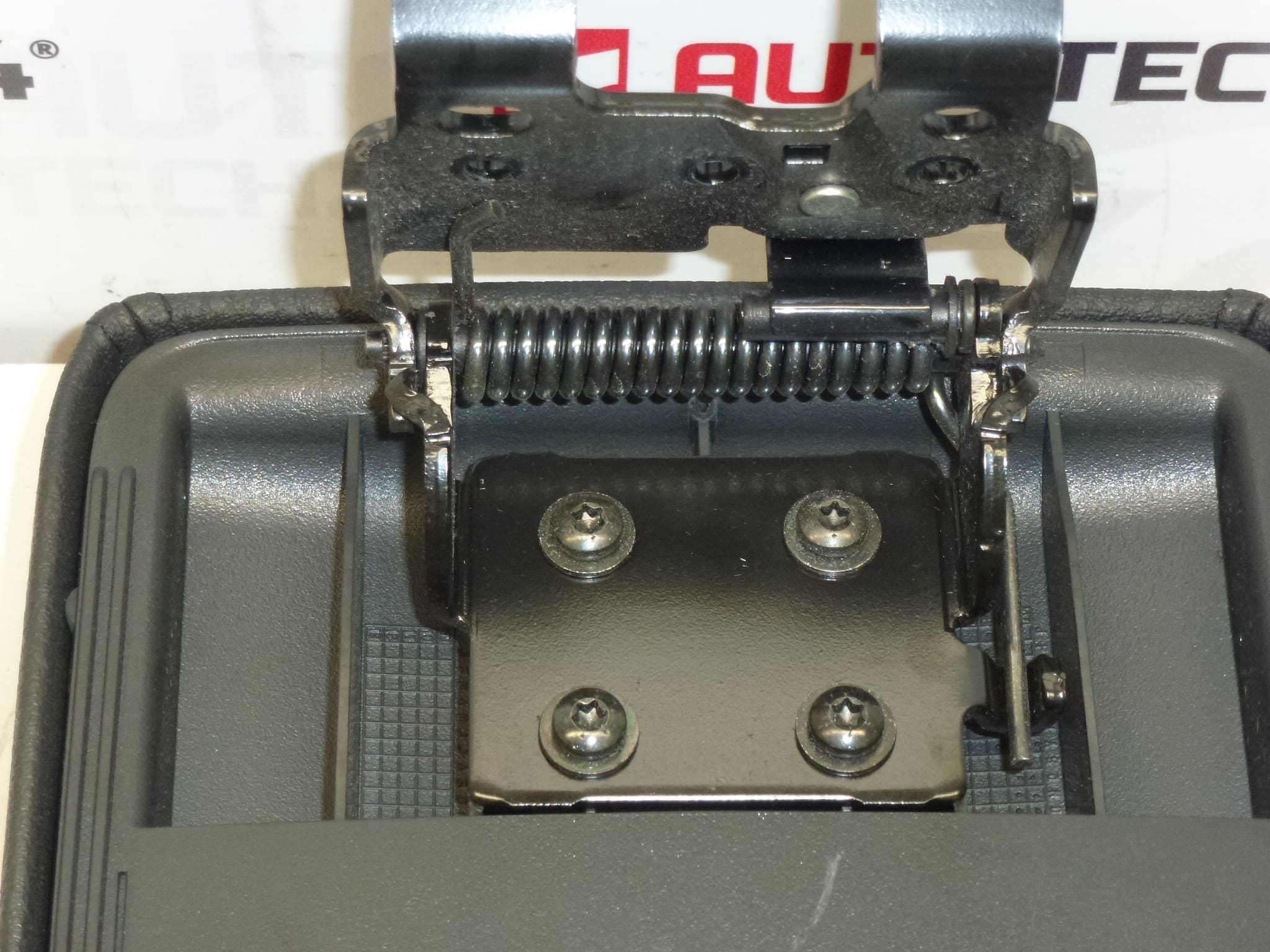 Podłokietnik środkowy Peugeot 407 7589E9 7589NT