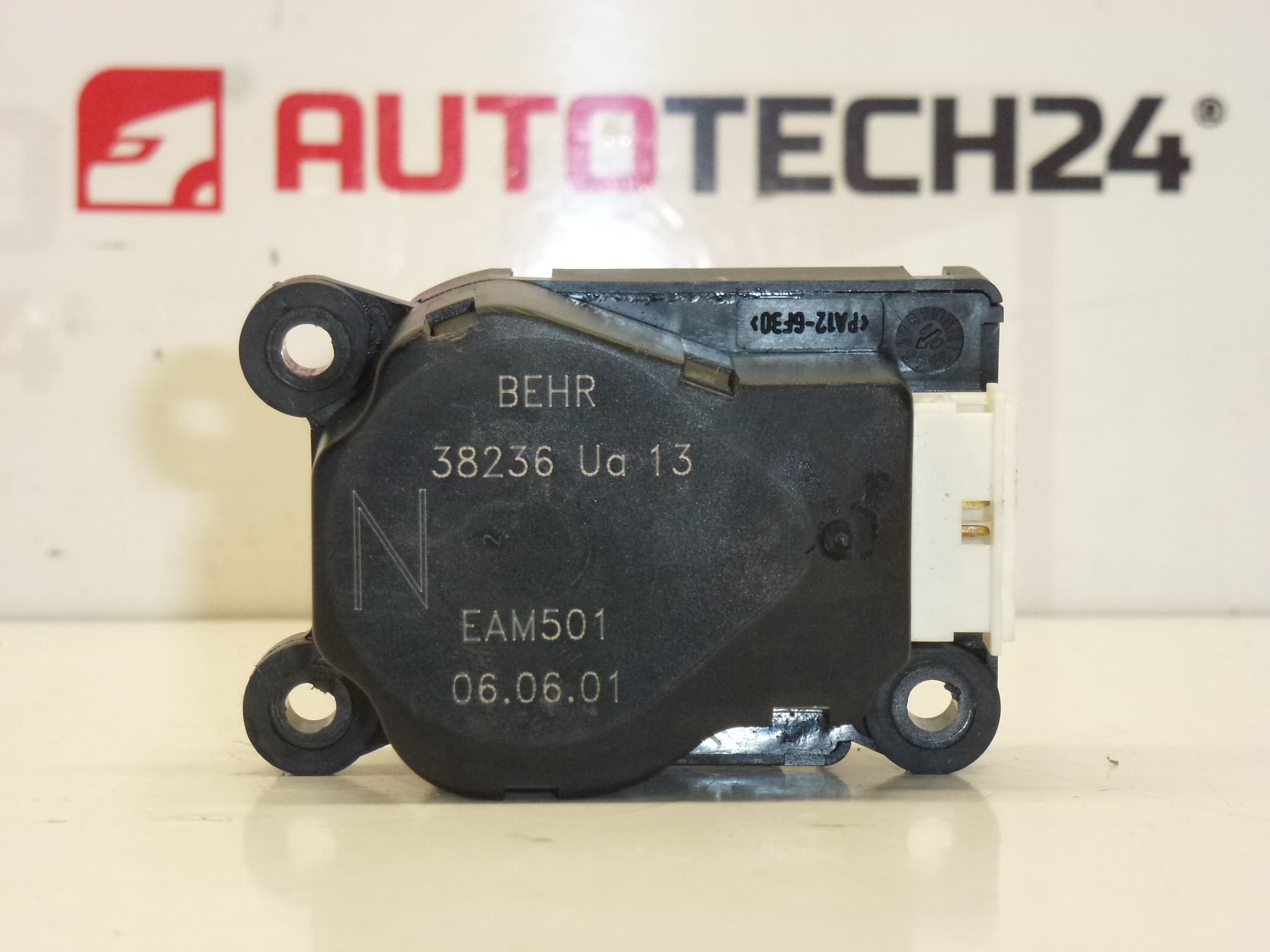Serwo BEHR Citroën Peugeot EAM501 38236Ua13 6447QN