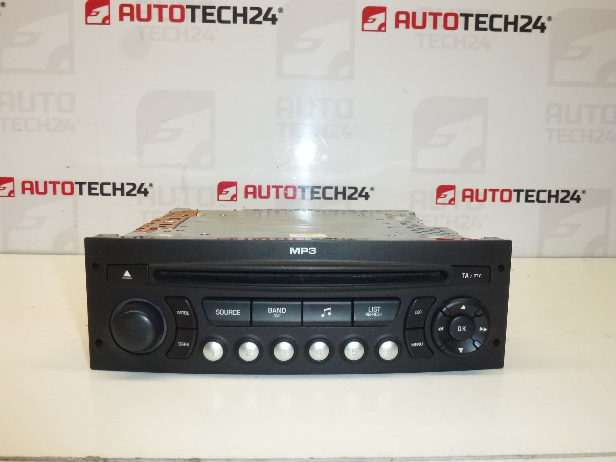Radio samochodowe z CD MP3 Citroën Peugeot 96643698XT 657919