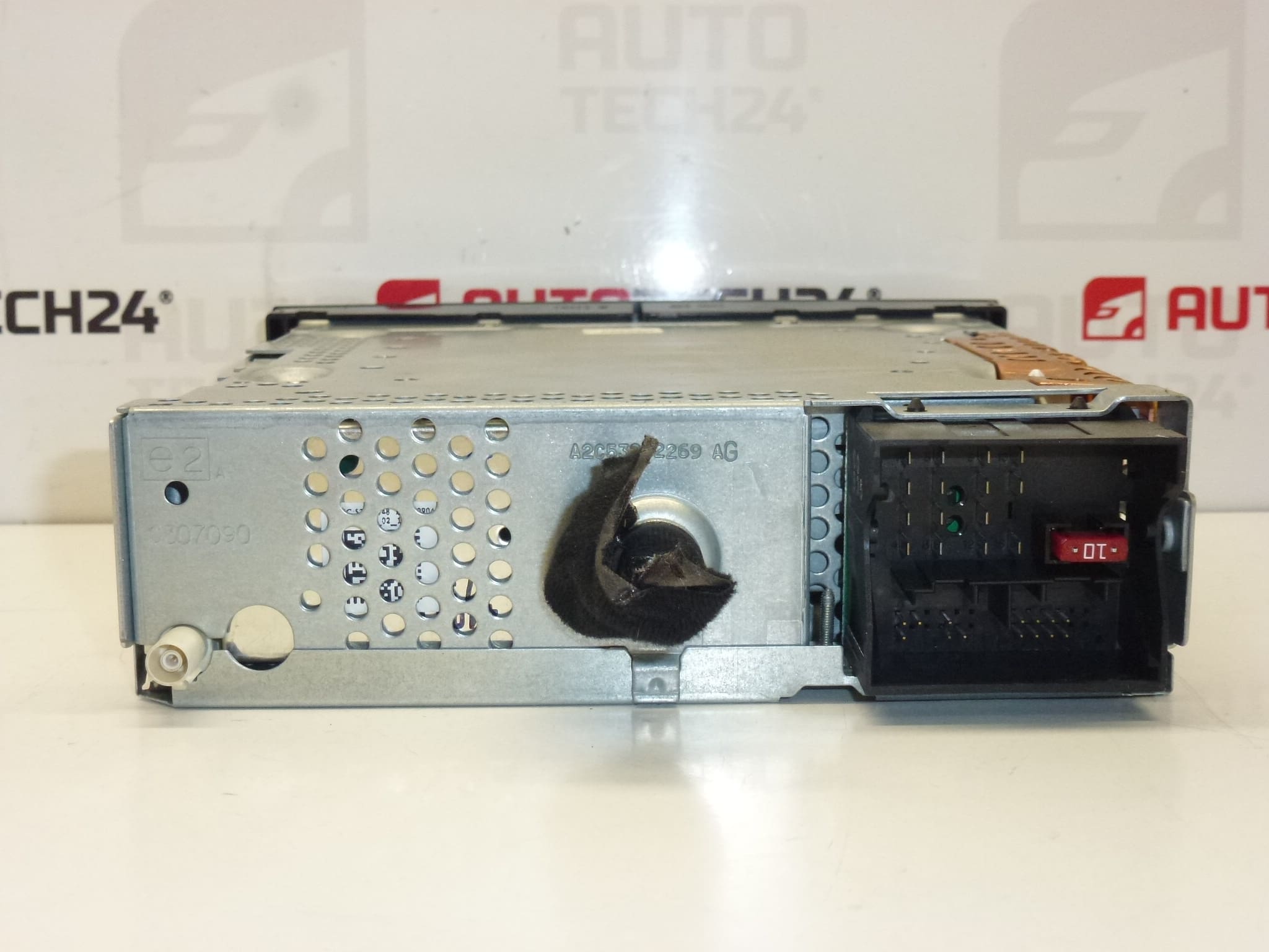 Radio samochodowe z CD MP3 Citroën Peugeot 96643698XT 657919