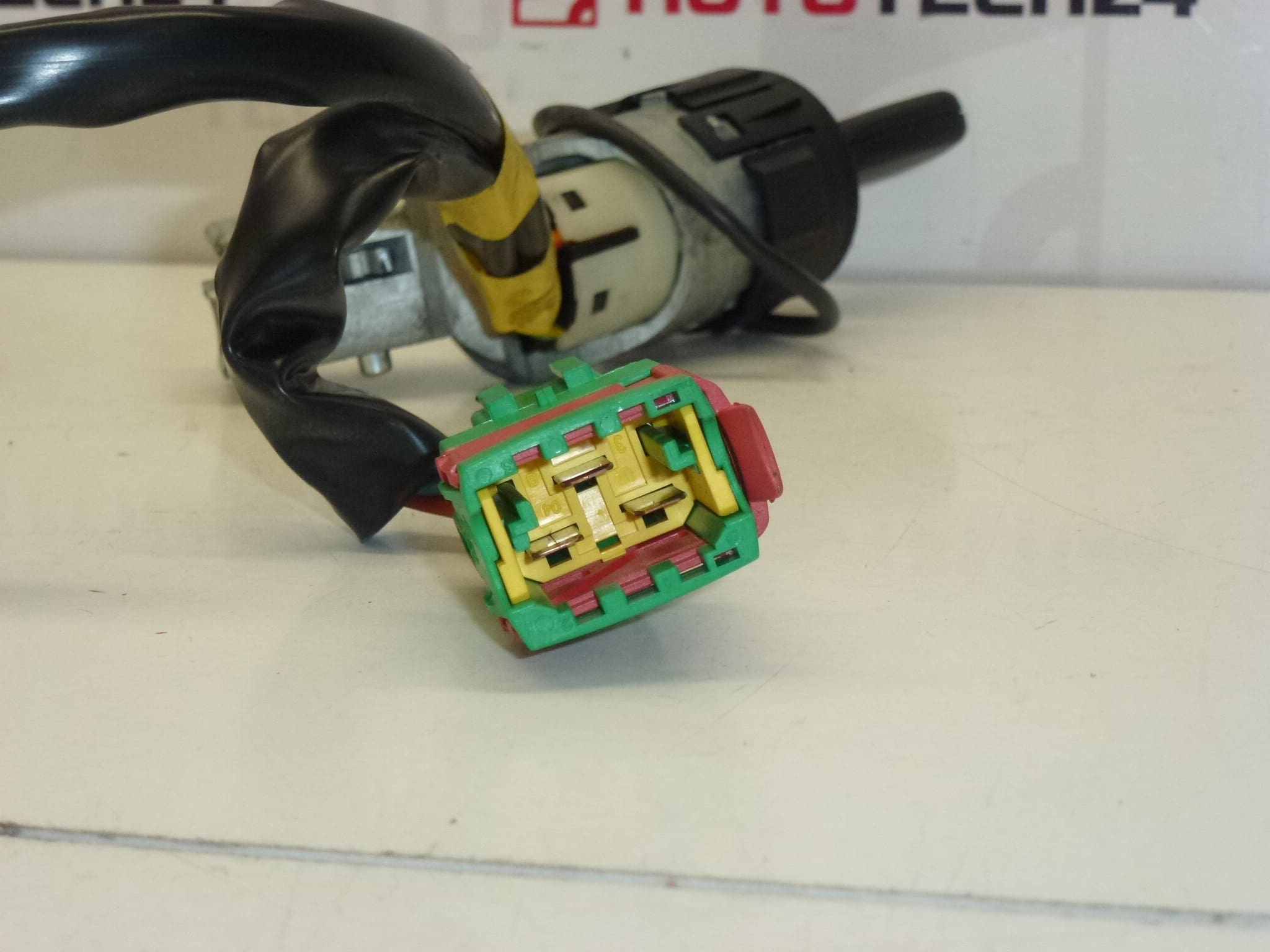 Skrzynka rozdzielcza Citroën C2 C3 4162AH