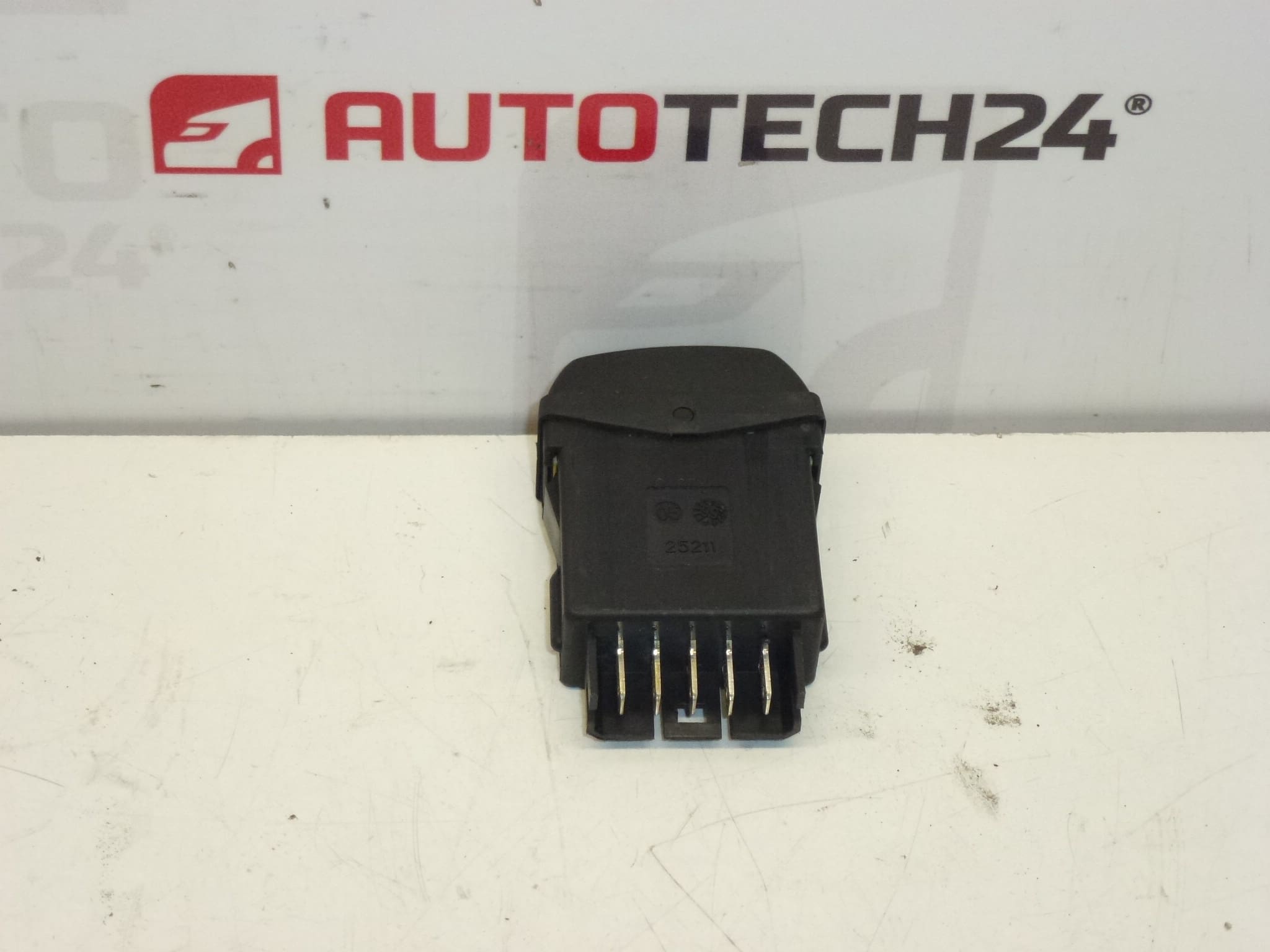 Sterowanie szybami Citroën Xsara 6552TC