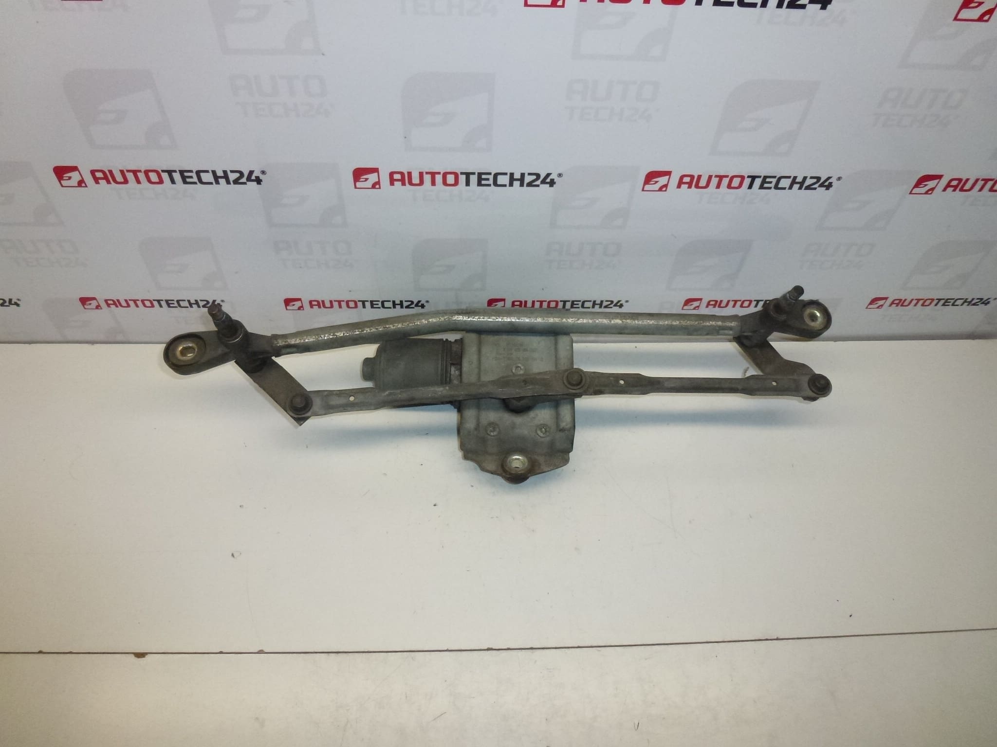 Mechanizm wycieraczek Citroën C5 0390241700 6405J2