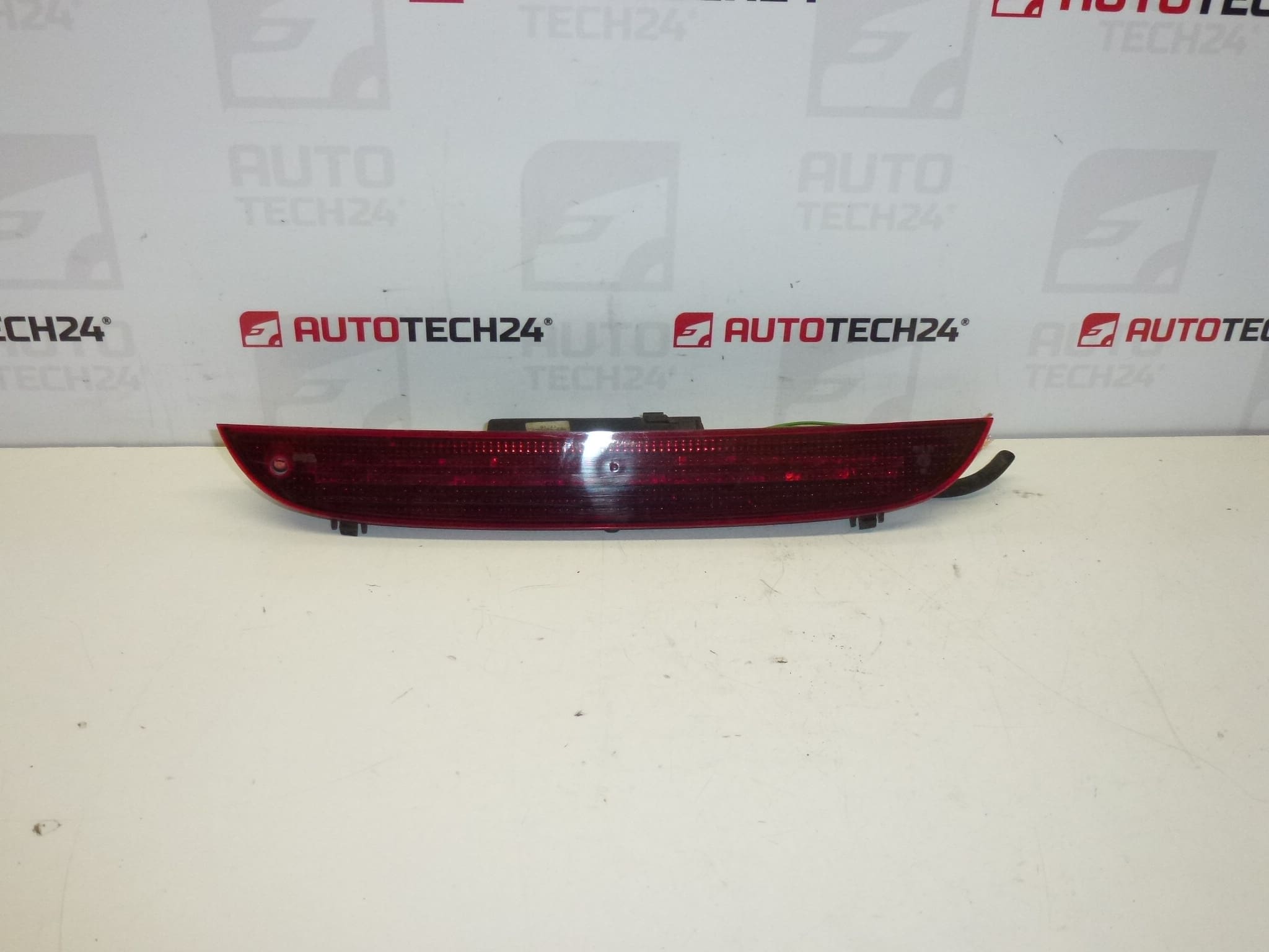 Trzecie światło hamowania Peugeot 206 Kombi 89028701 6351Q0