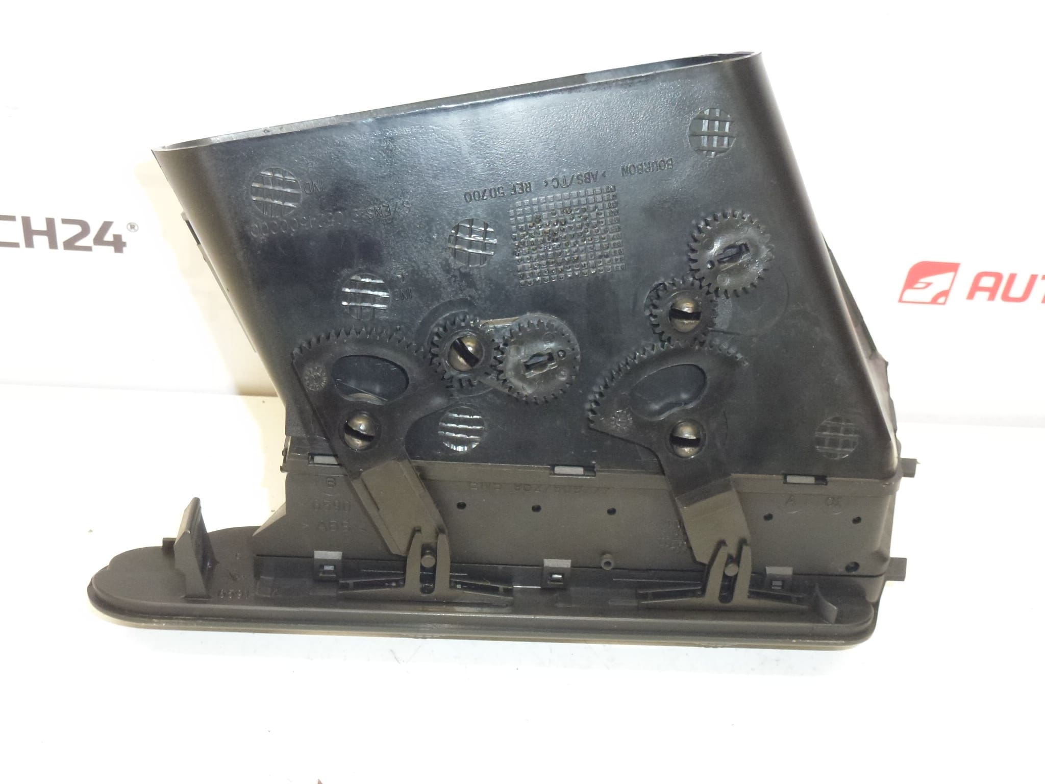 Odpowietrznik centralny Citroën Berlingo I i Peugeot Partner I 8265A9