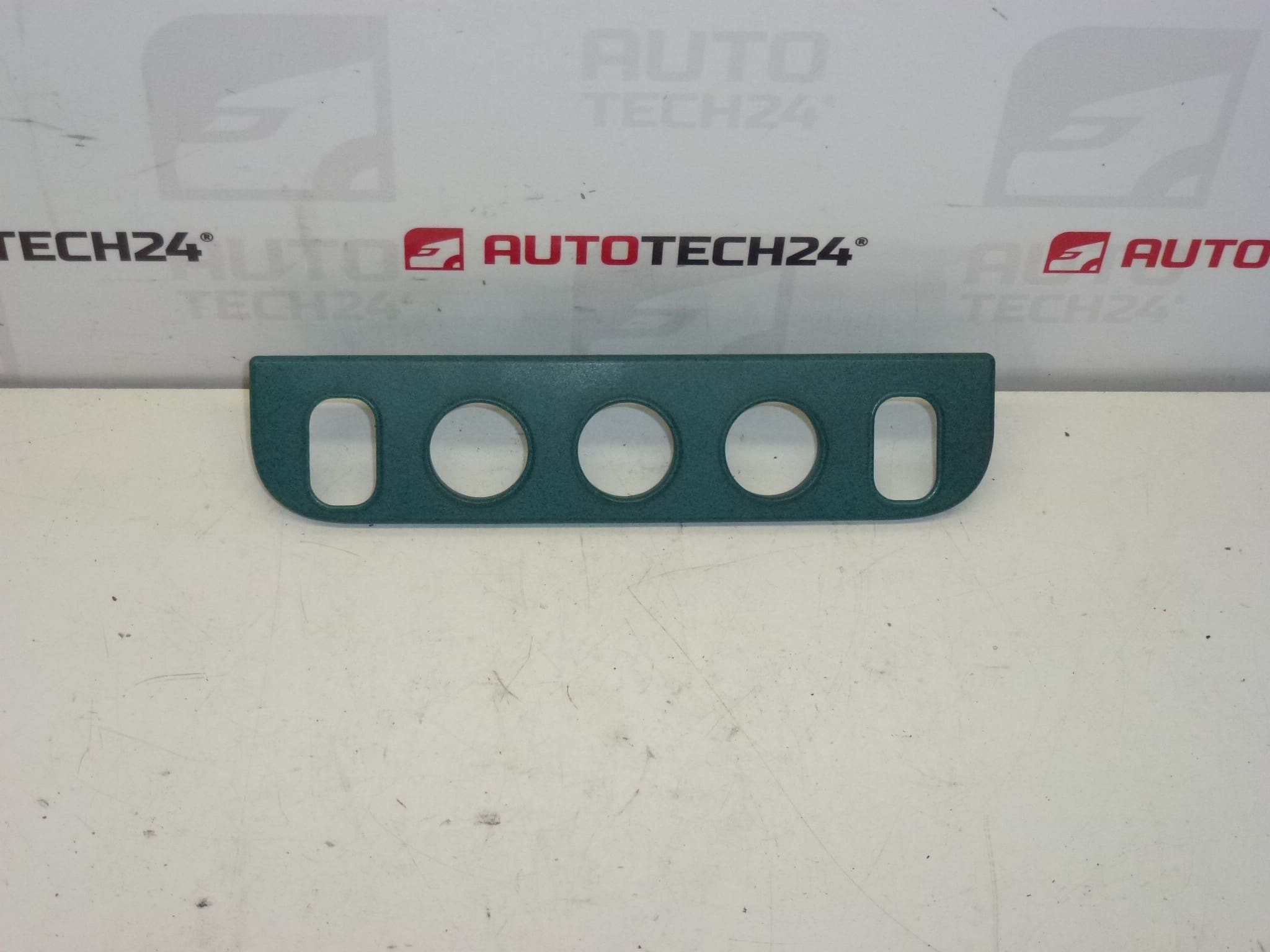 Osłona deski rozdzielczej Citroën Berlingo I i Peugeot Partner I 96210132ZL 8212ER