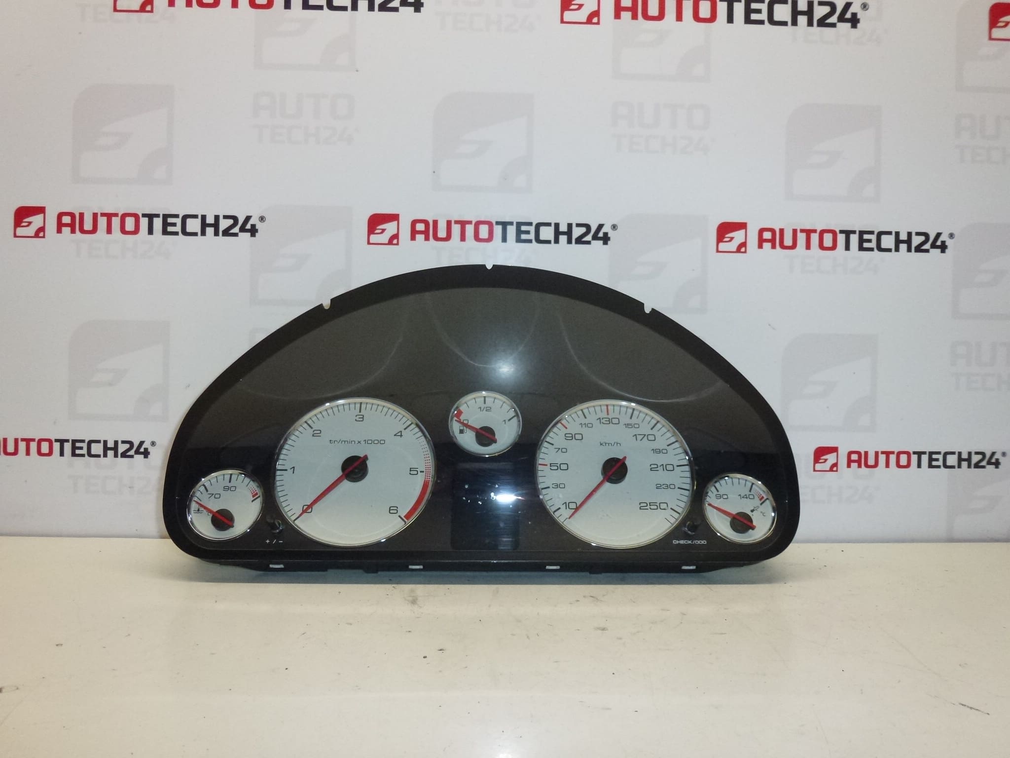 Prędkościomierz Peugeot 407 przebieg 280000 km 9664690380 610395