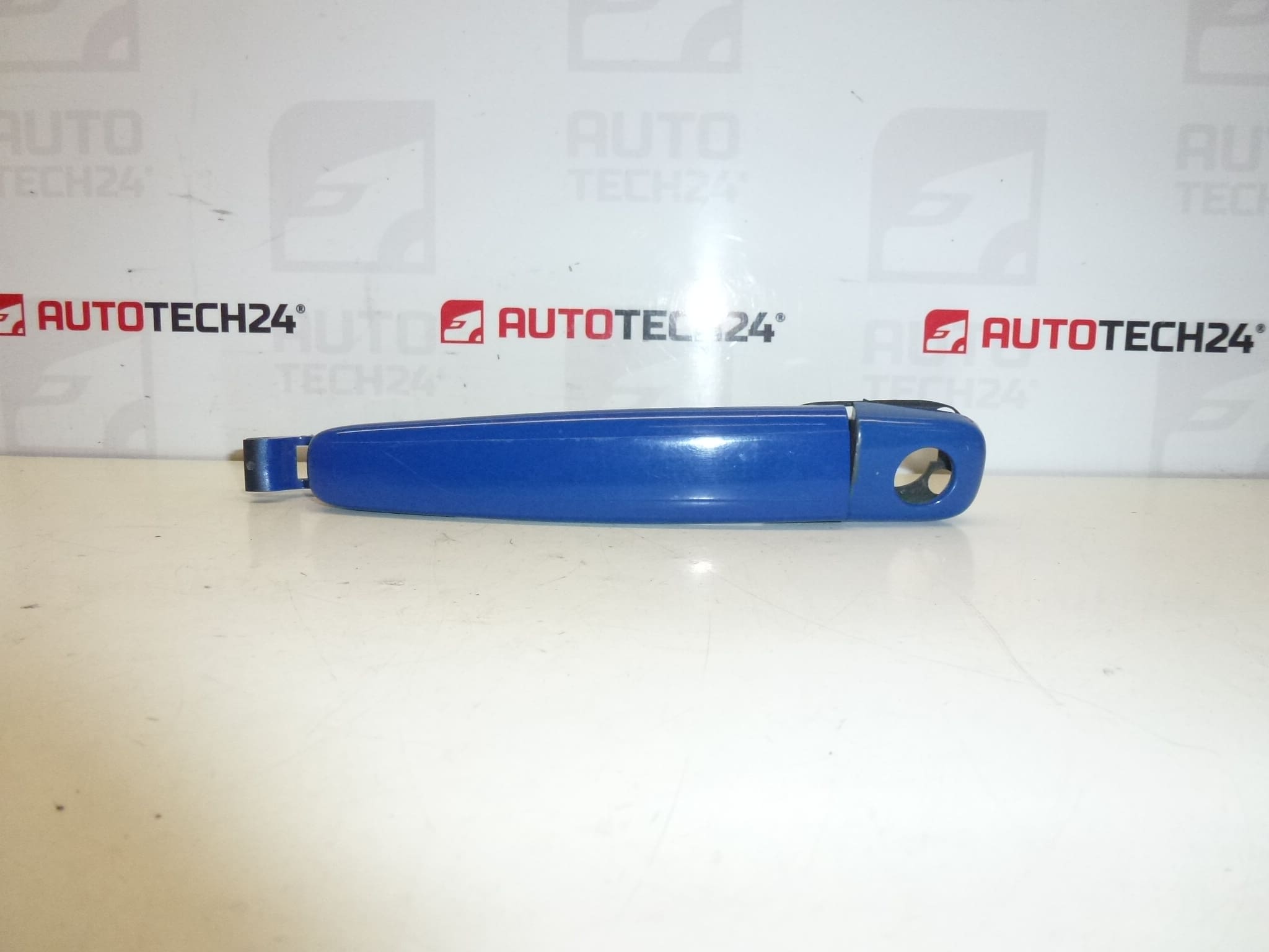 Klamka drzwi kierowcy Citroën Peugeot niebieska EGJB 9101W9