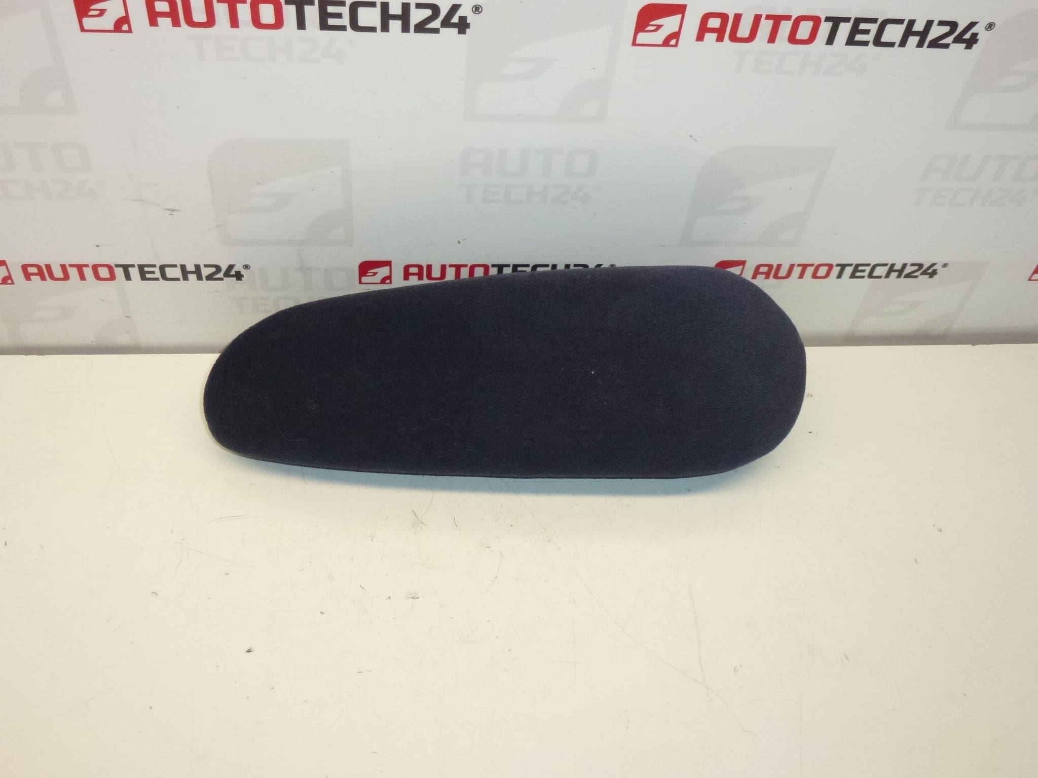 Podłokietnik lewy Citroën Peugeot 8830H4