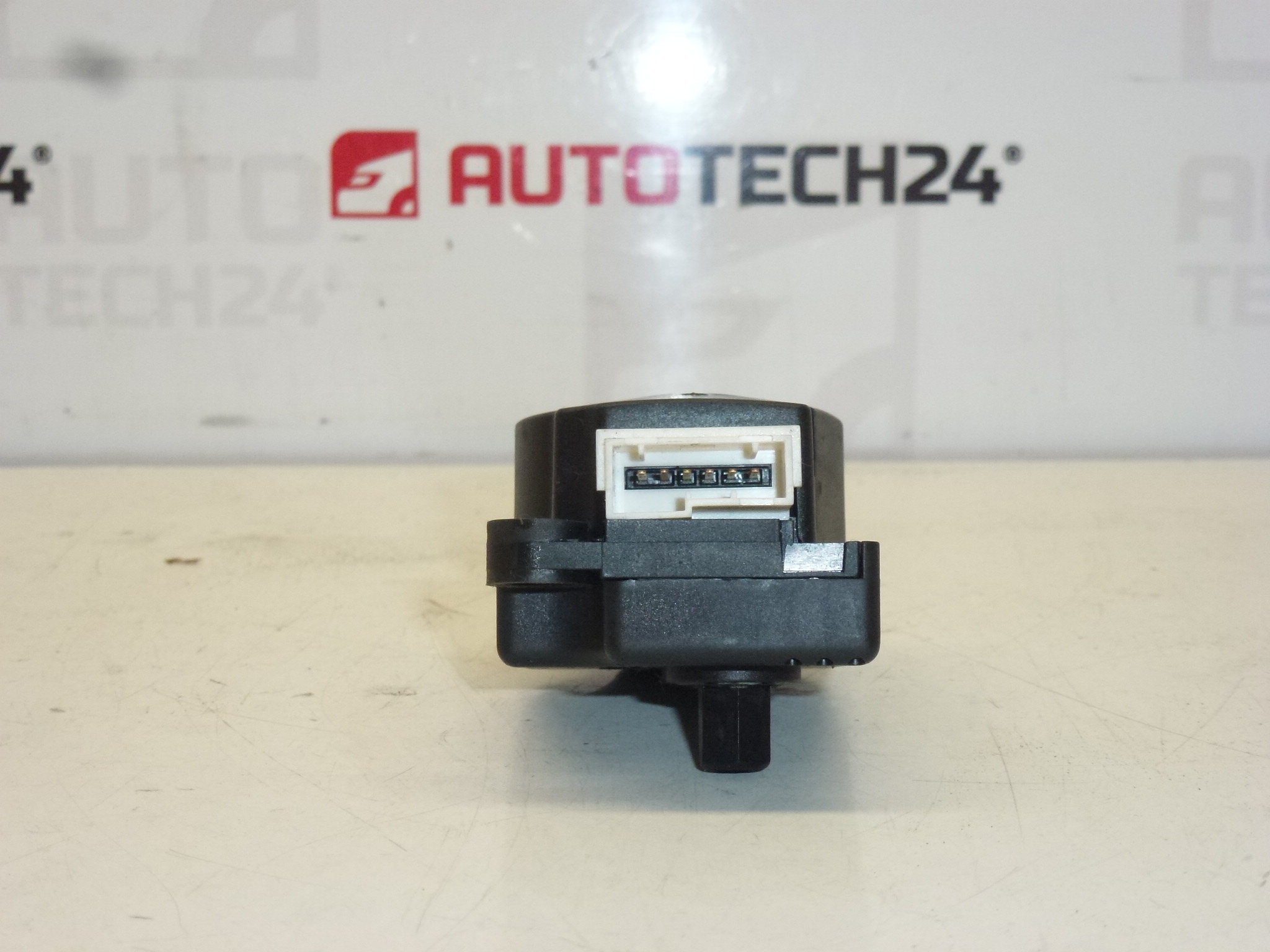 Serwo BEHR Citroën Peugeot EAM501 38236Ua24 6447QN
