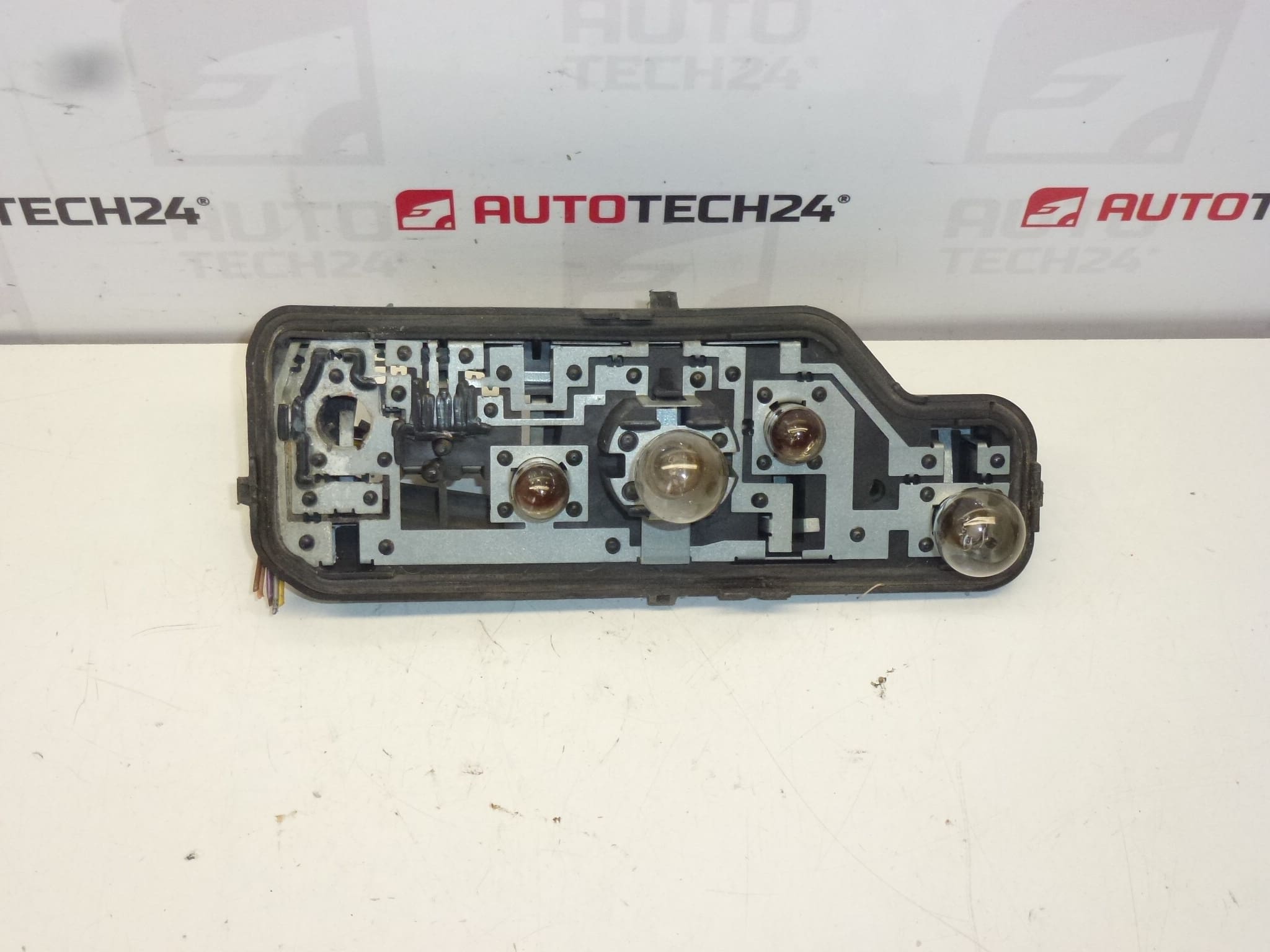 Gniazdo lampy tylnej lewej do Peugeot 307 SW 6350X2 6350X3