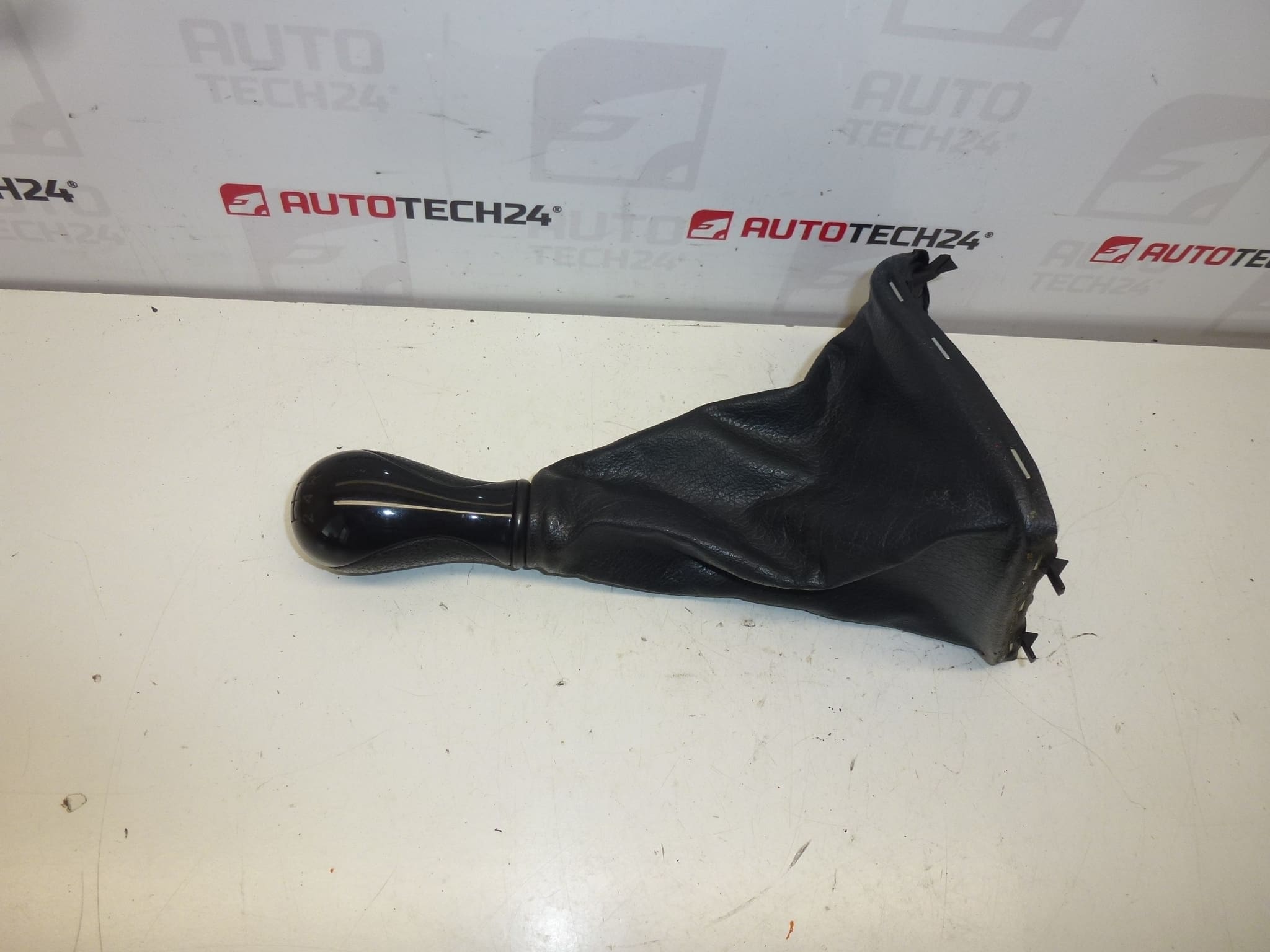 Dźwignia zmiany biegów z mankietem Citroën Xsara 2403Y8 758917