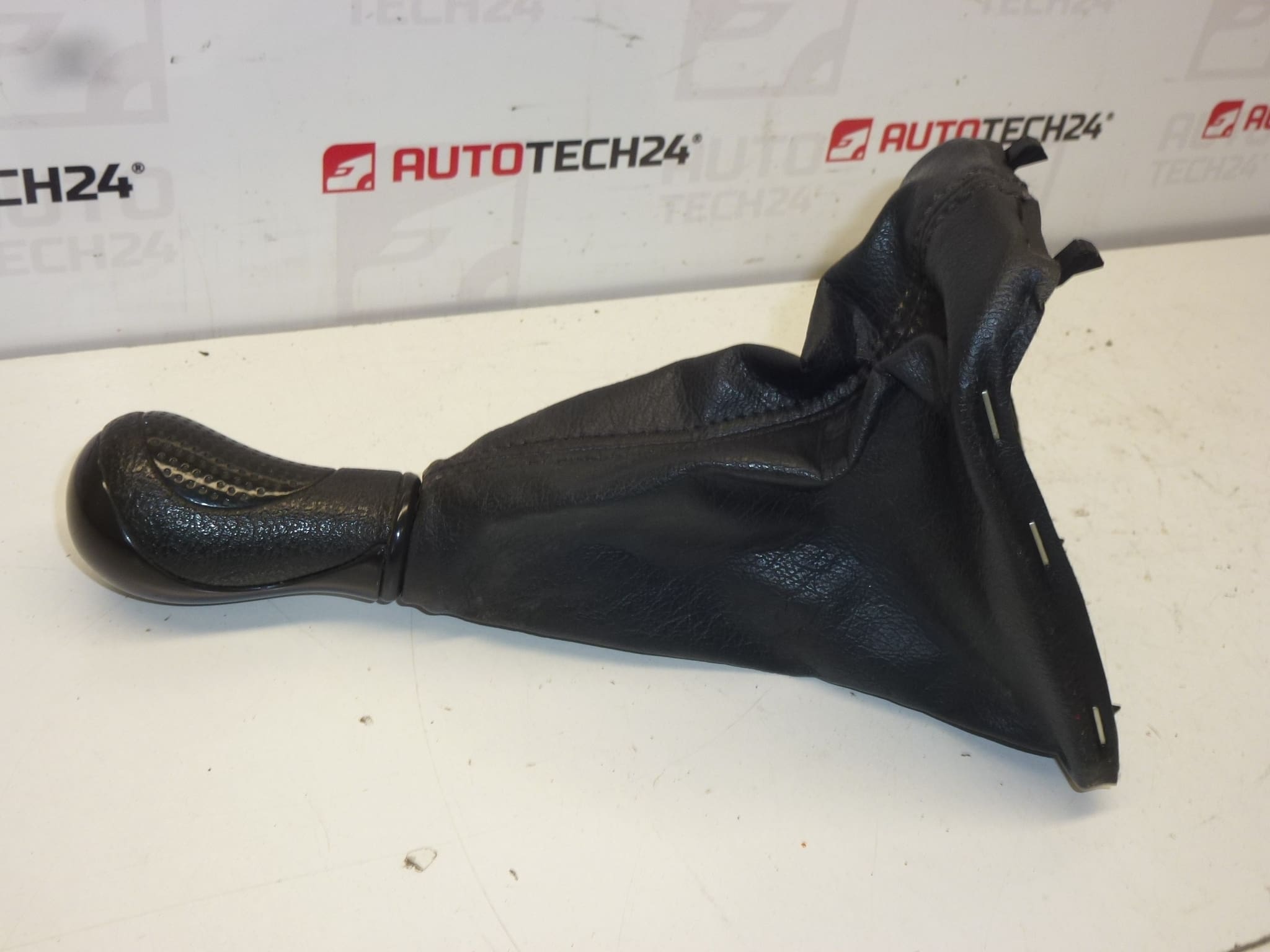 Dźwignia zmiany biegów z mankietem Citroën Xsara 2403Y8 758917