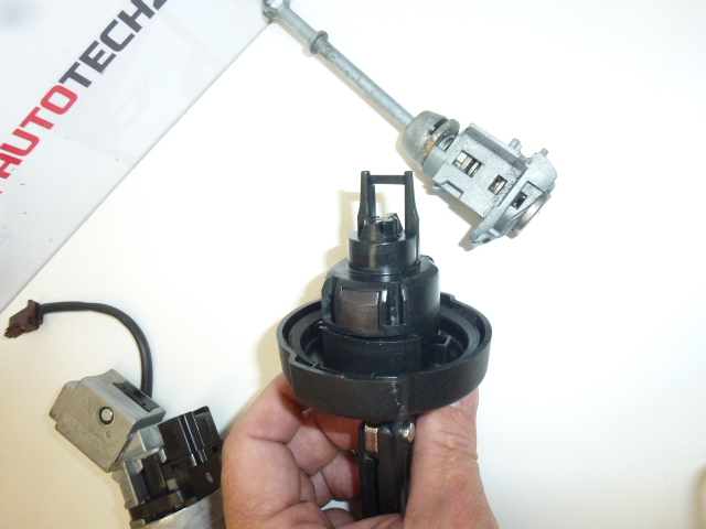 Komplet zamków i jeden klucz Citroën C5 X7 4162NS 4162KF