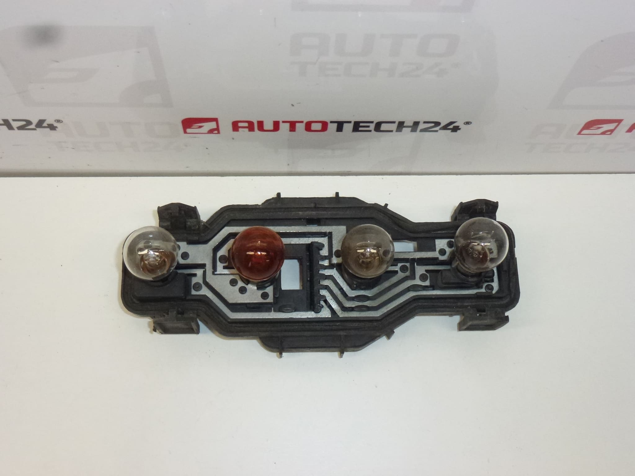 Gniazdo żarówki Citroën Peugeot 634679