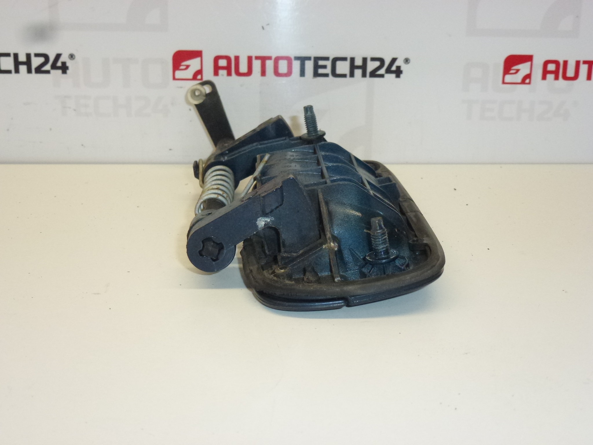 Klamka drzwi przednich prawych Peugeot KMPD 9101H3 9621858777