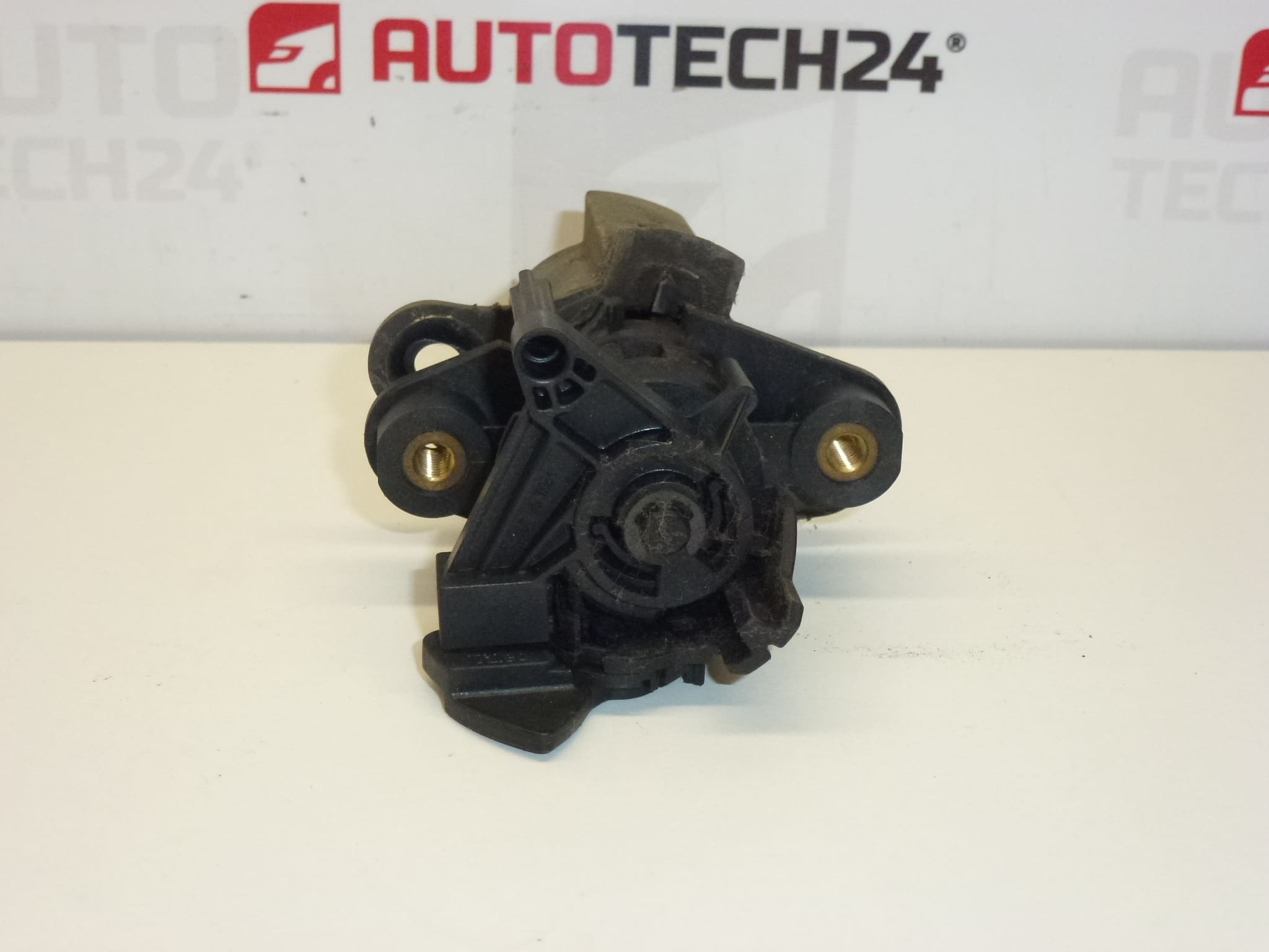 Otwieranie tylnej klapy Citroën C1 Peugeot 107 8726R6 8726R7