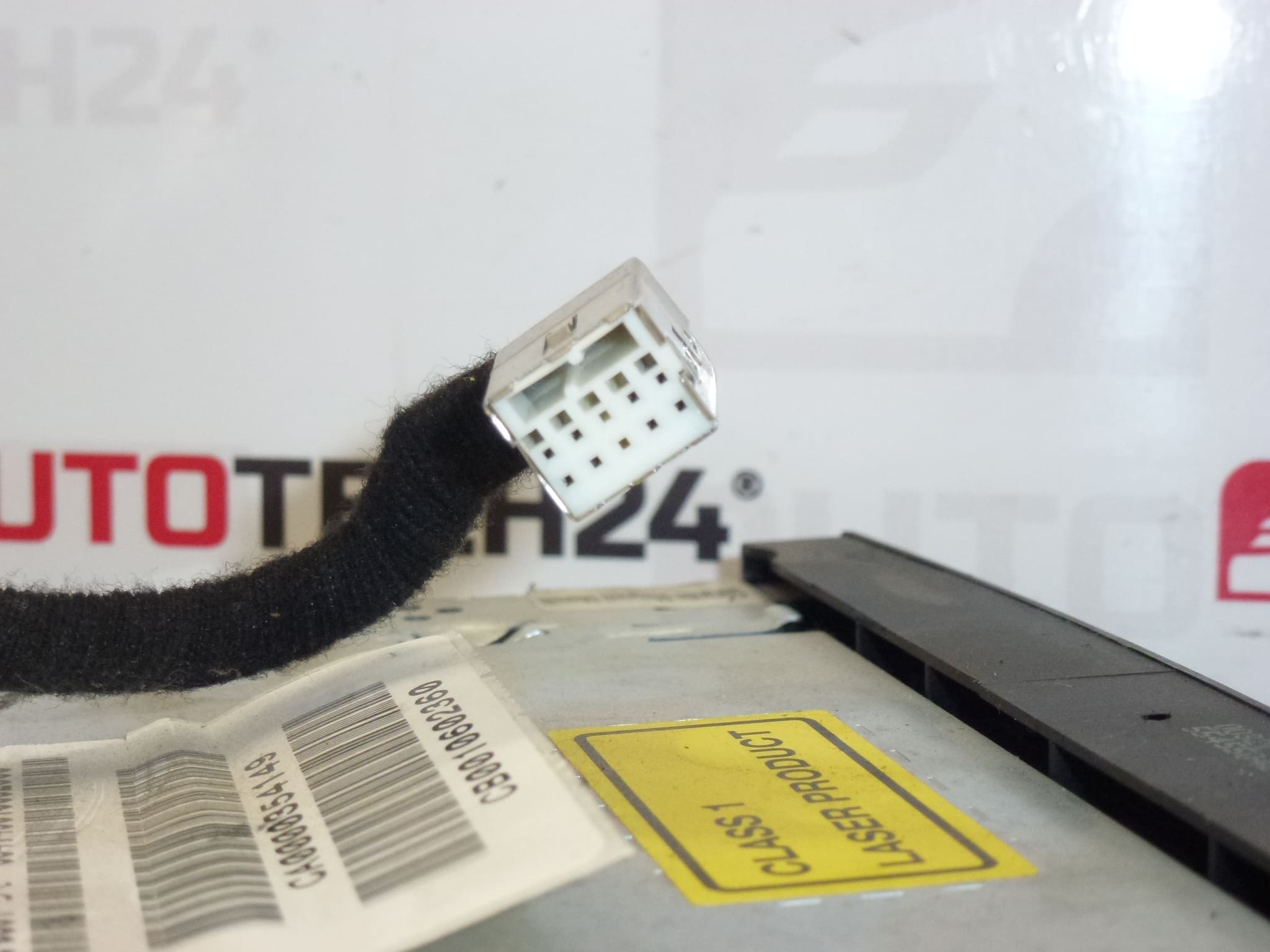 Radio samochodowe Citroën Peugeot RT3-B5-N3 96640239XT 6574T8