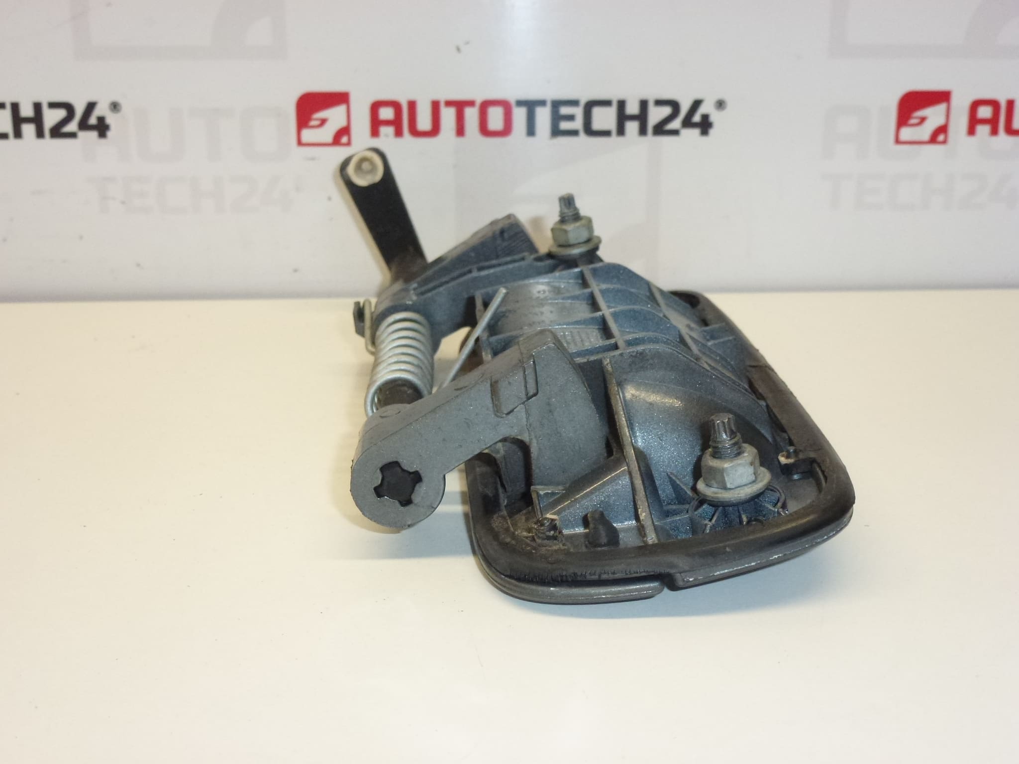 Klamka drzwi przednich prawych Peugeot ETHC 9101H3 9621858777