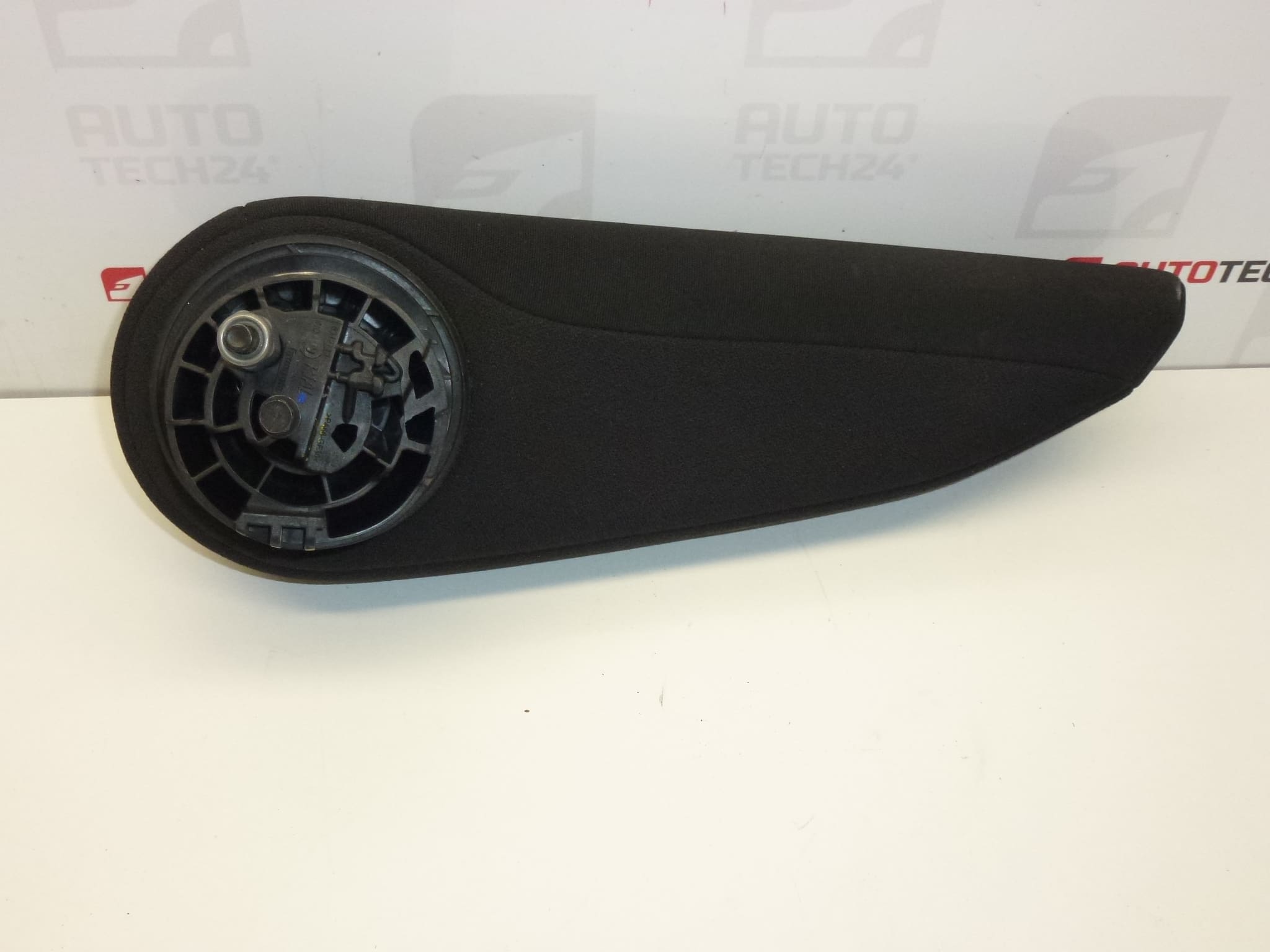 Prawy podłokietnik Citroën Peugeot 8831C7